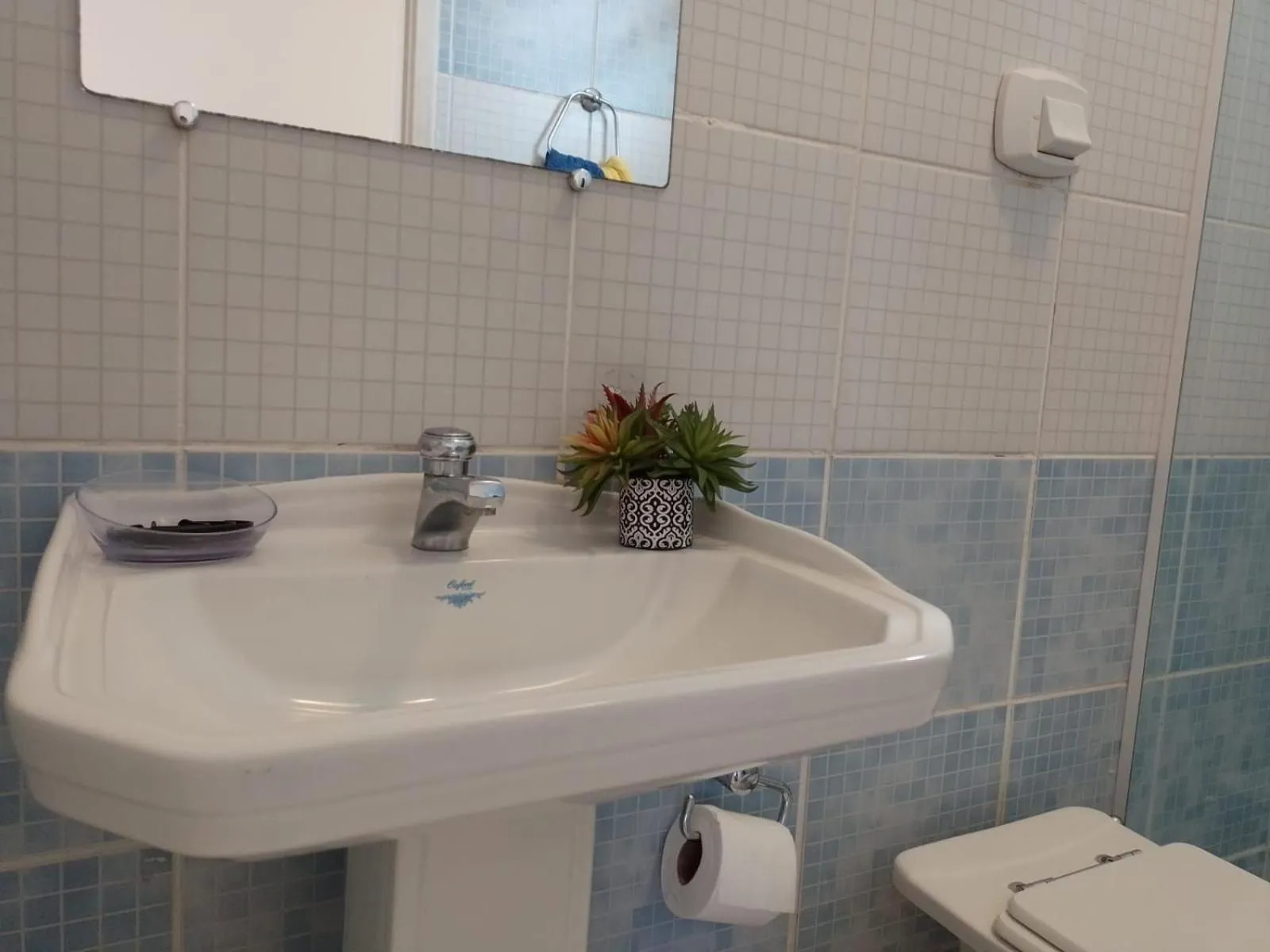 Toilet in DUNAS BEACH - (Praia de Dunas e Forte) - Arejado e luminoso com amplo espaço esterno e churrasqueira.