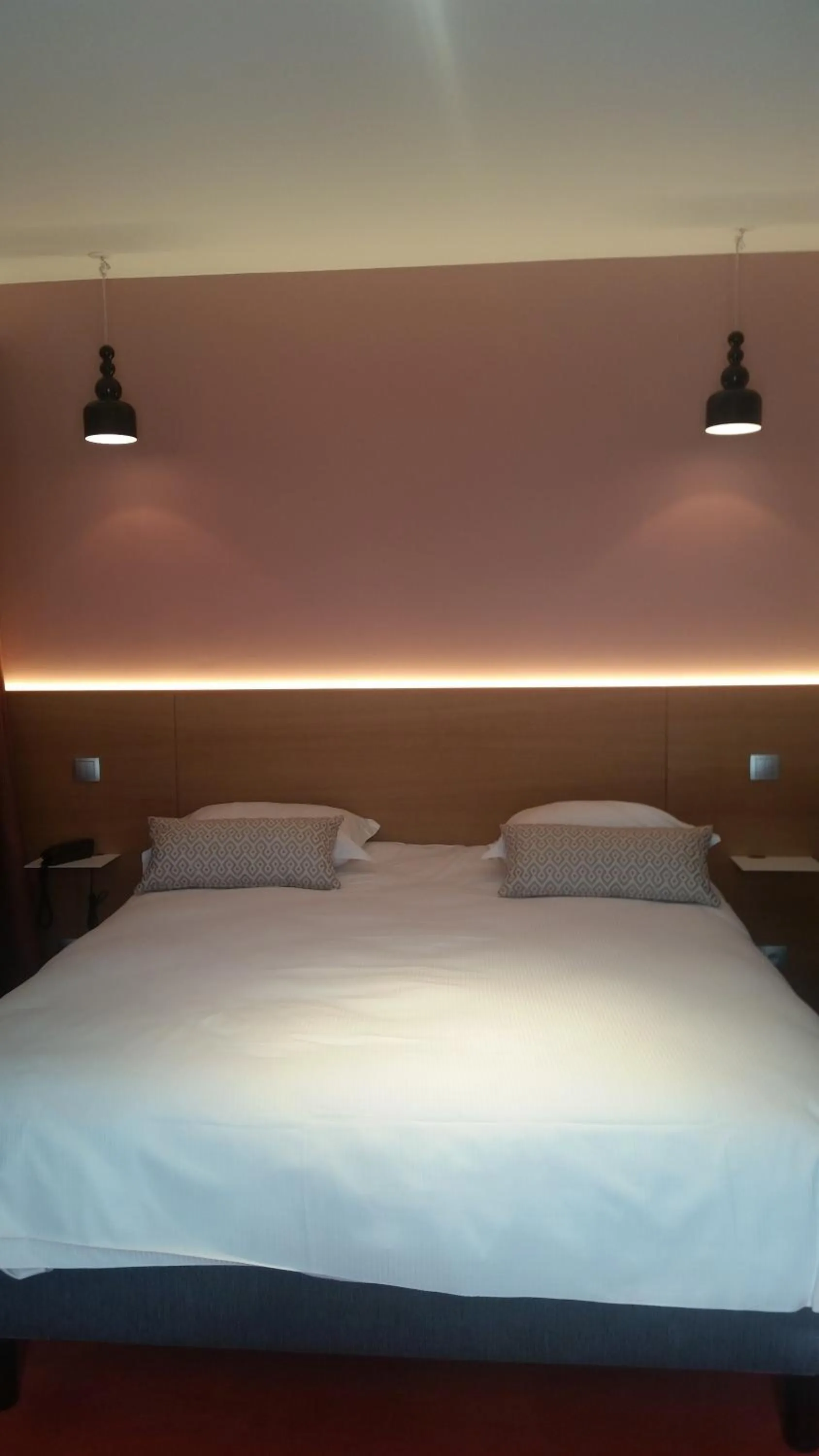 Bed in The Originals Boutique, Hôtel La Villa Marine, Le Tréport