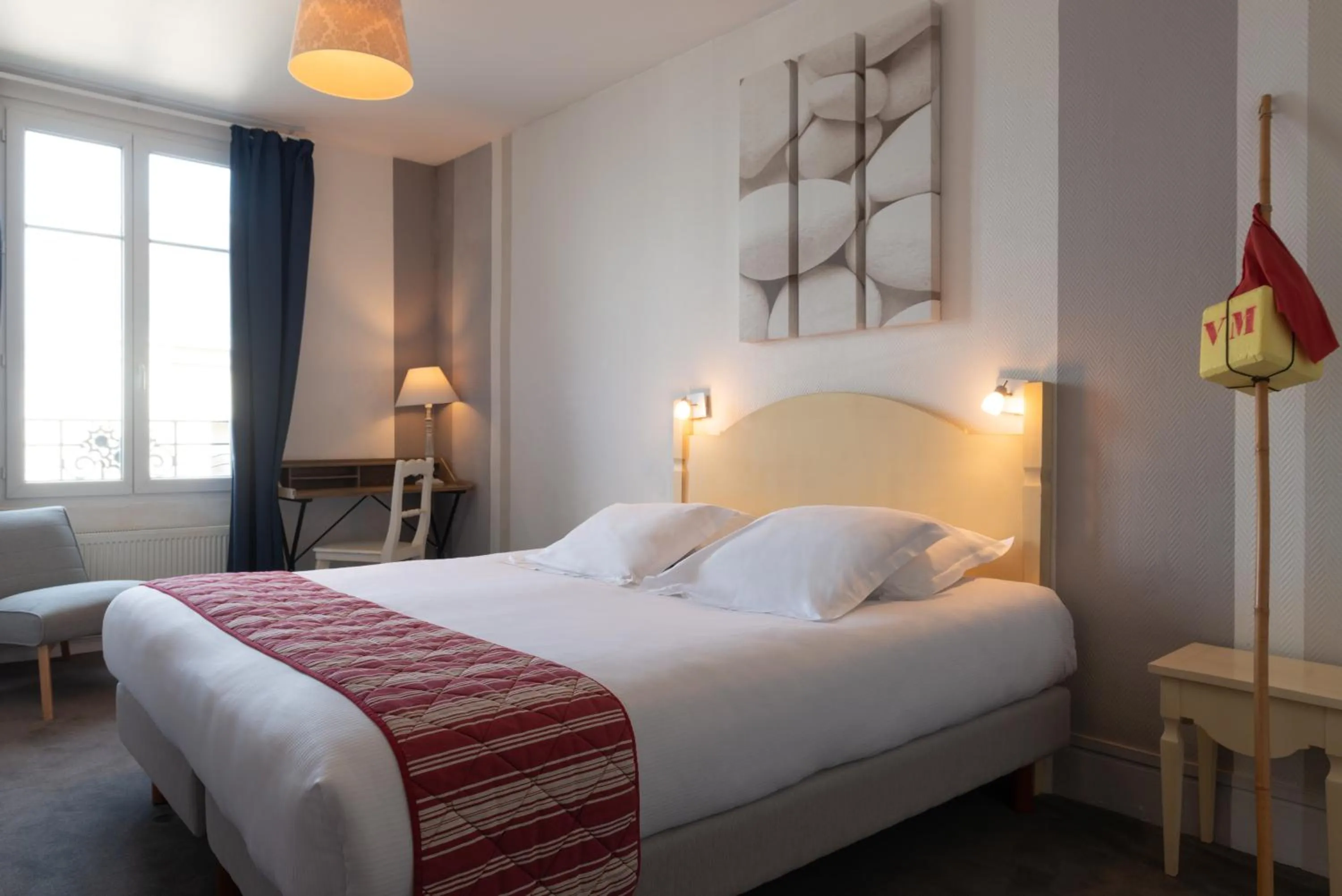 Bed in The Originals Boutique, Hôtel La Villa Marine, Le Tréport