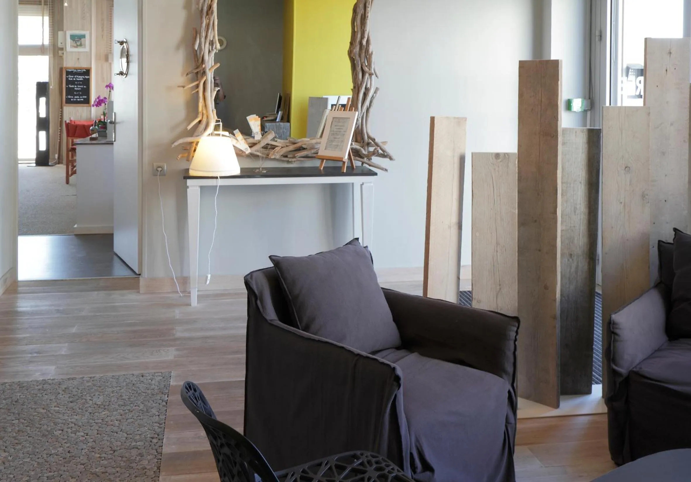 Lobby or reception in The Originals Boutique, Hôtel La Villa Marine, Le Tréport