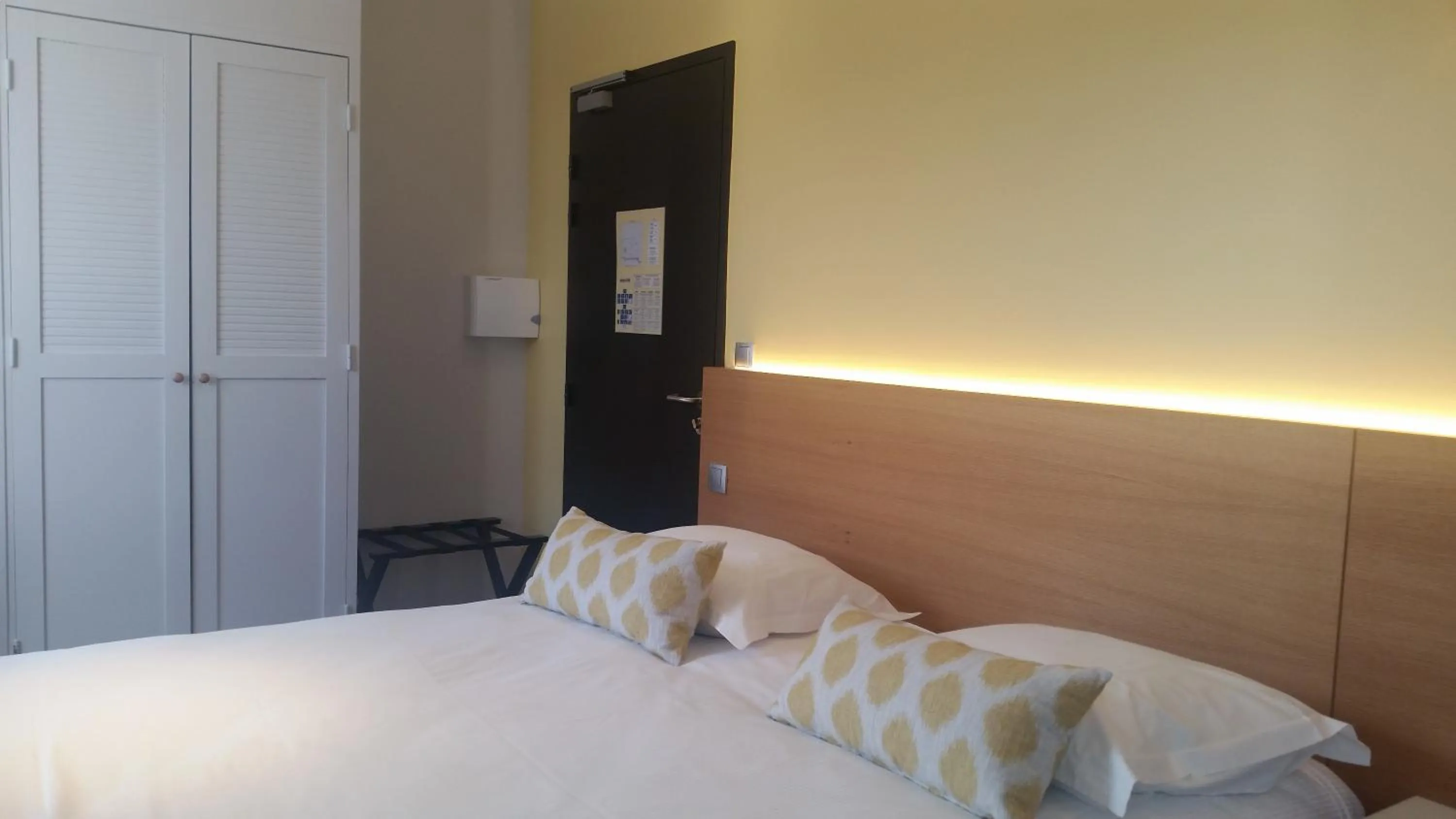 Decorative detail, Bed in The Originals Boutique, Hôtel La Villa Marine, Le Tréport