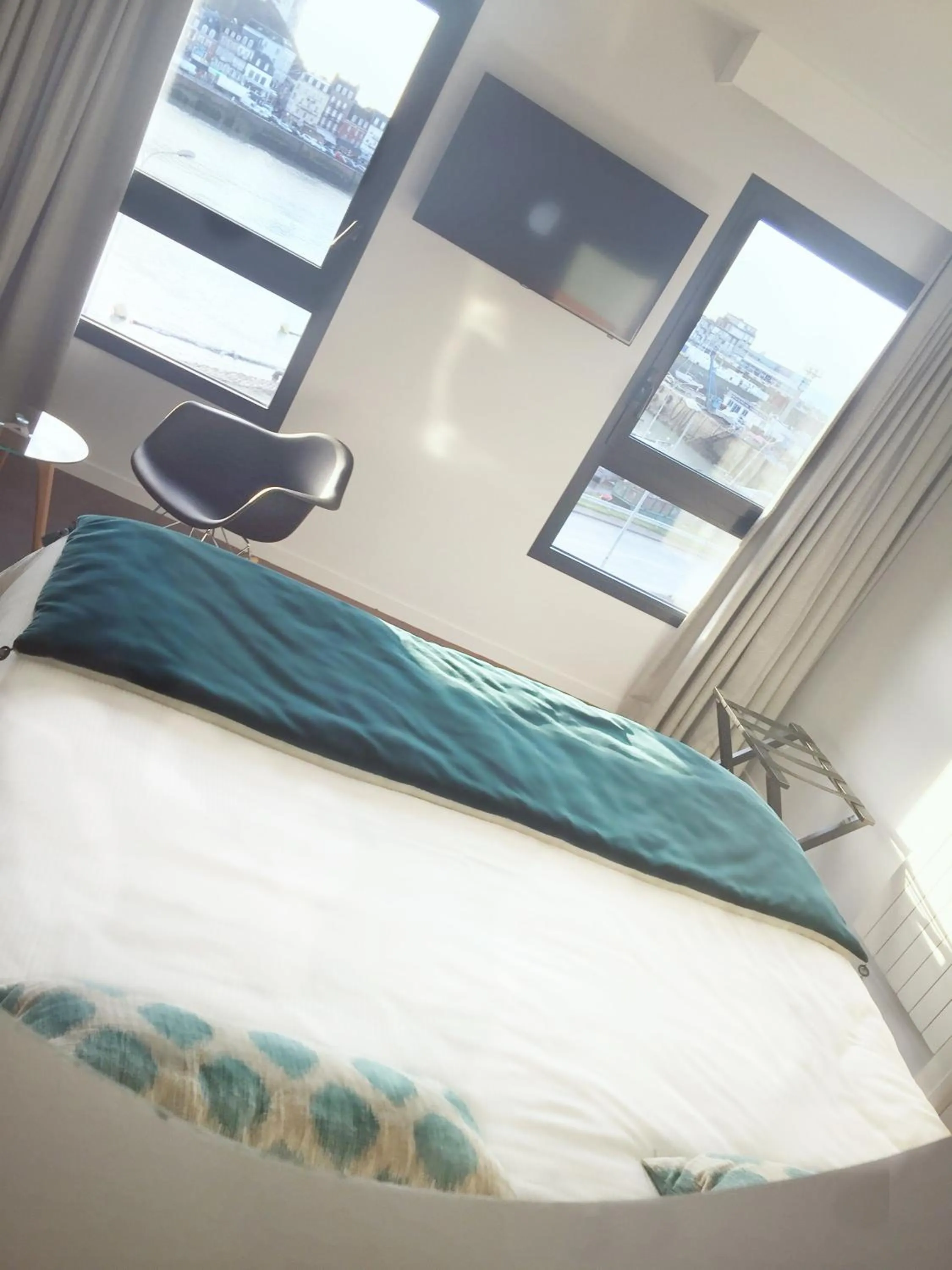 Bed in The Originals Boutique, Hôtel La Villa Marine, Le Tréport
