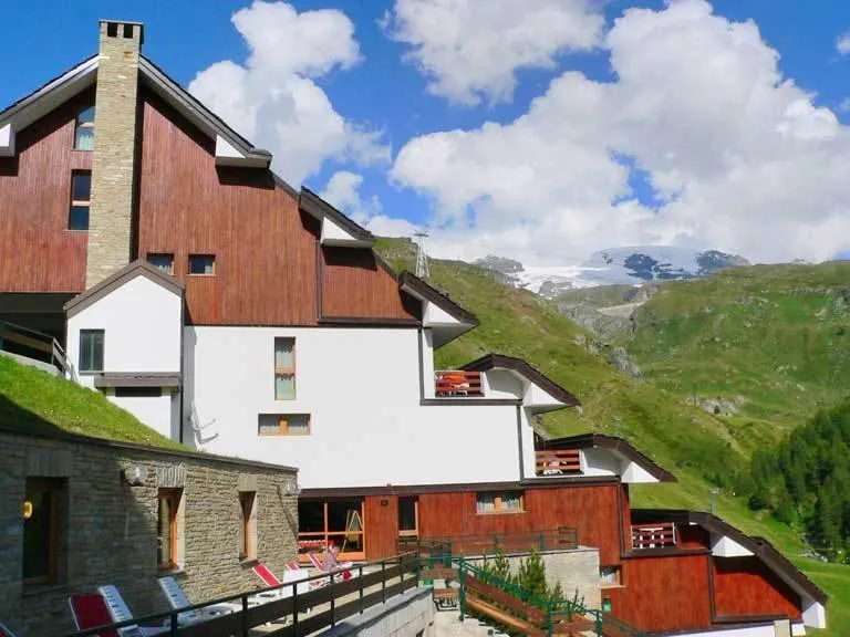 Property building in Cervinia Due