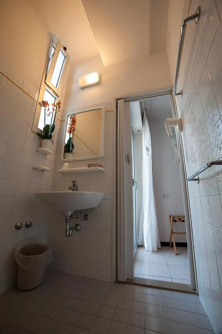 Bathroom in Hotel Madison