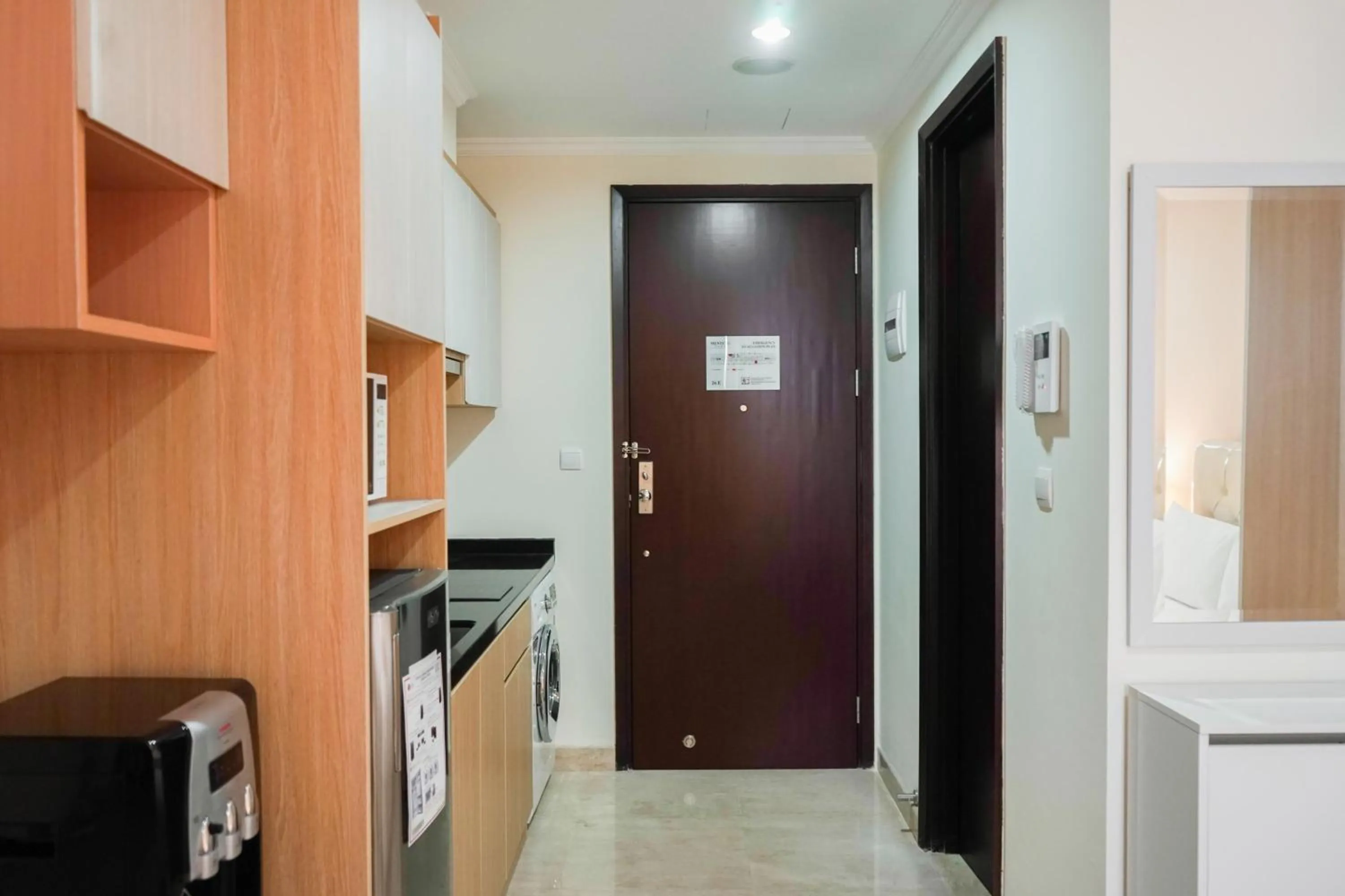 Stunning Studio Room at Menteng Park Apartment By Travelio