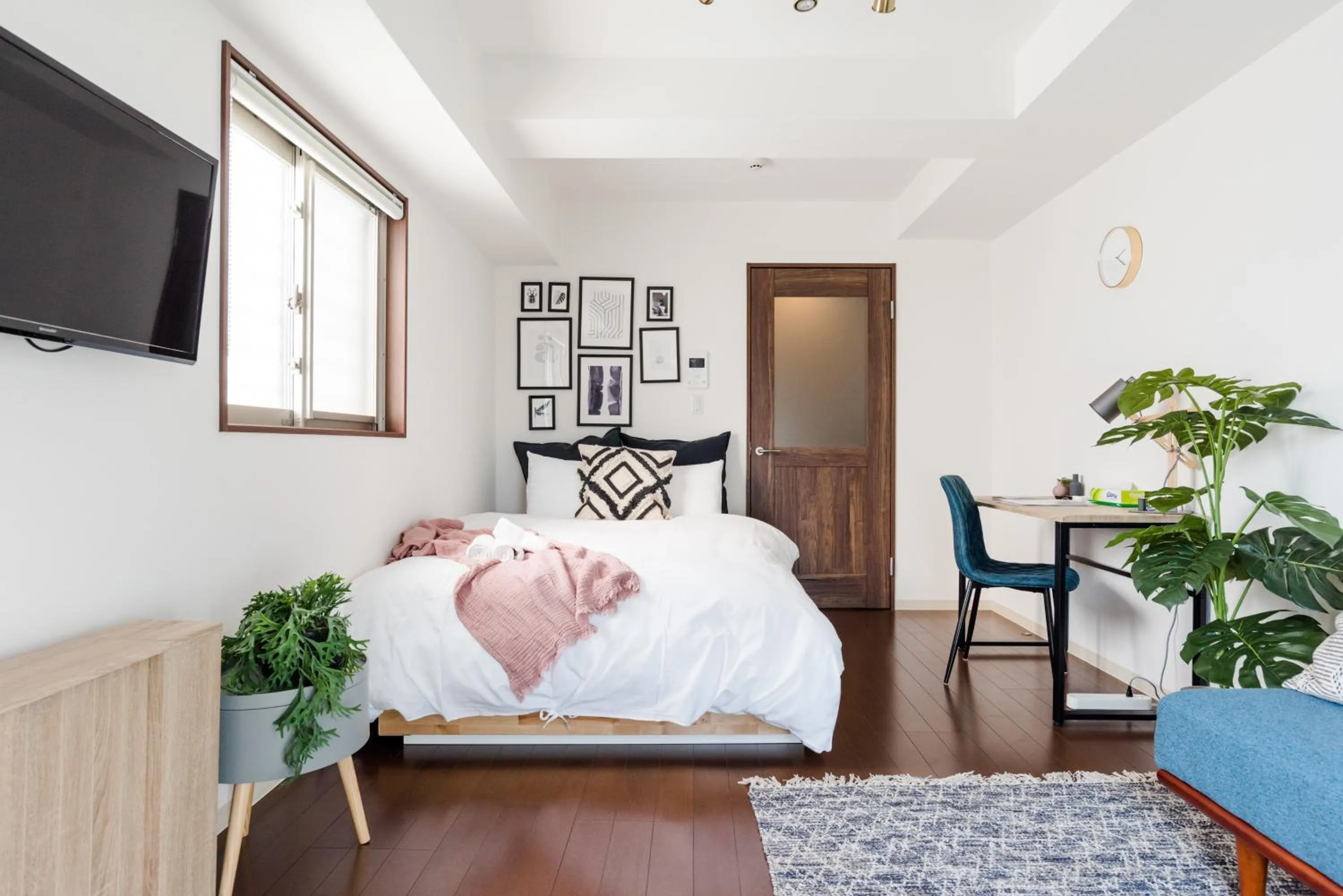 Bed in Dash Living Higashi Azabu