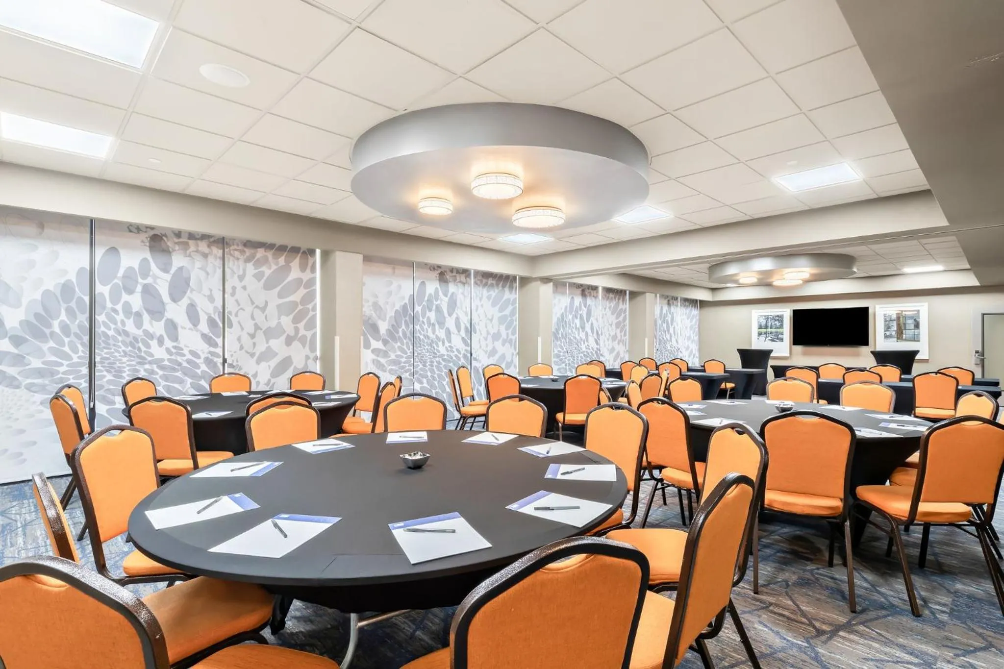 Meeting/conference room in Holiday Inn Express Atlanta Galleria-Ballpark Area by IHG