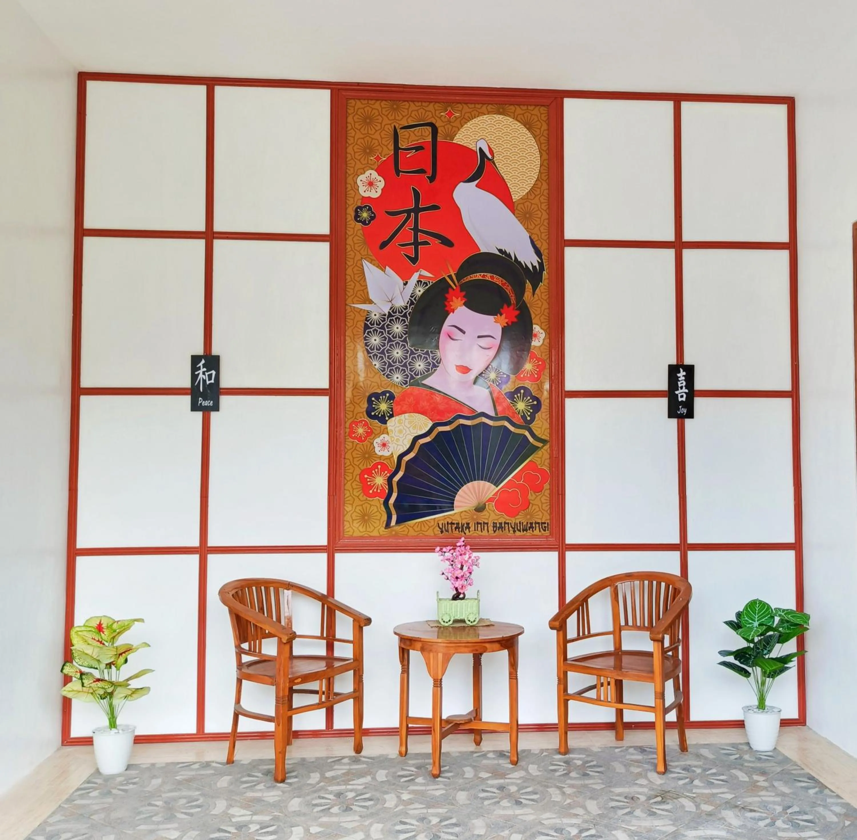 Seating area in RedDoorz Syariah near Universitas 17 Agustus Banyuwangi