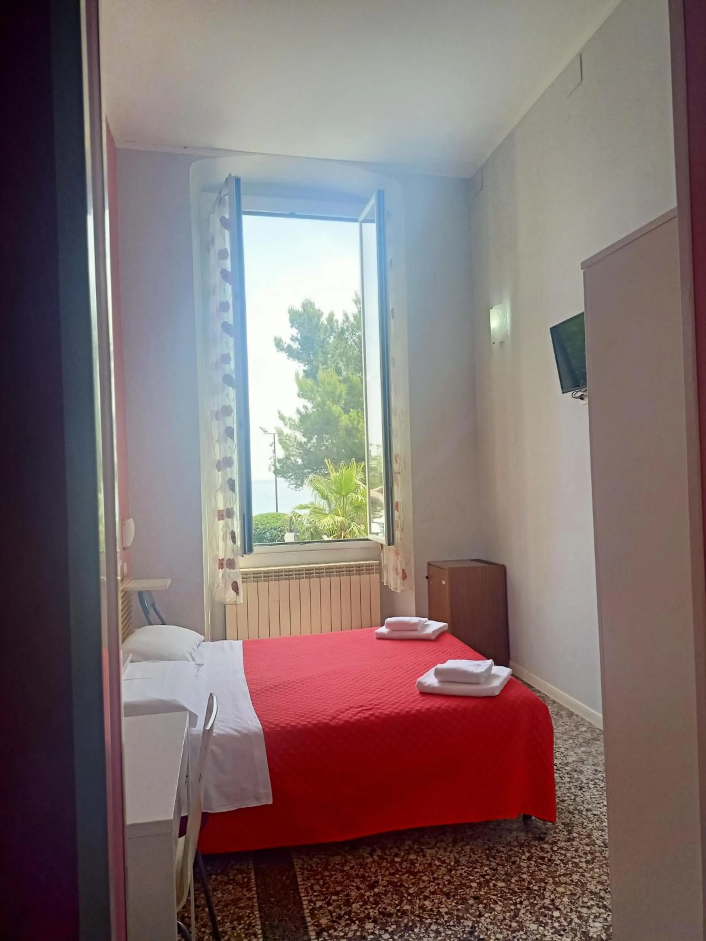 Bedroom, Bed in Hotel Serena