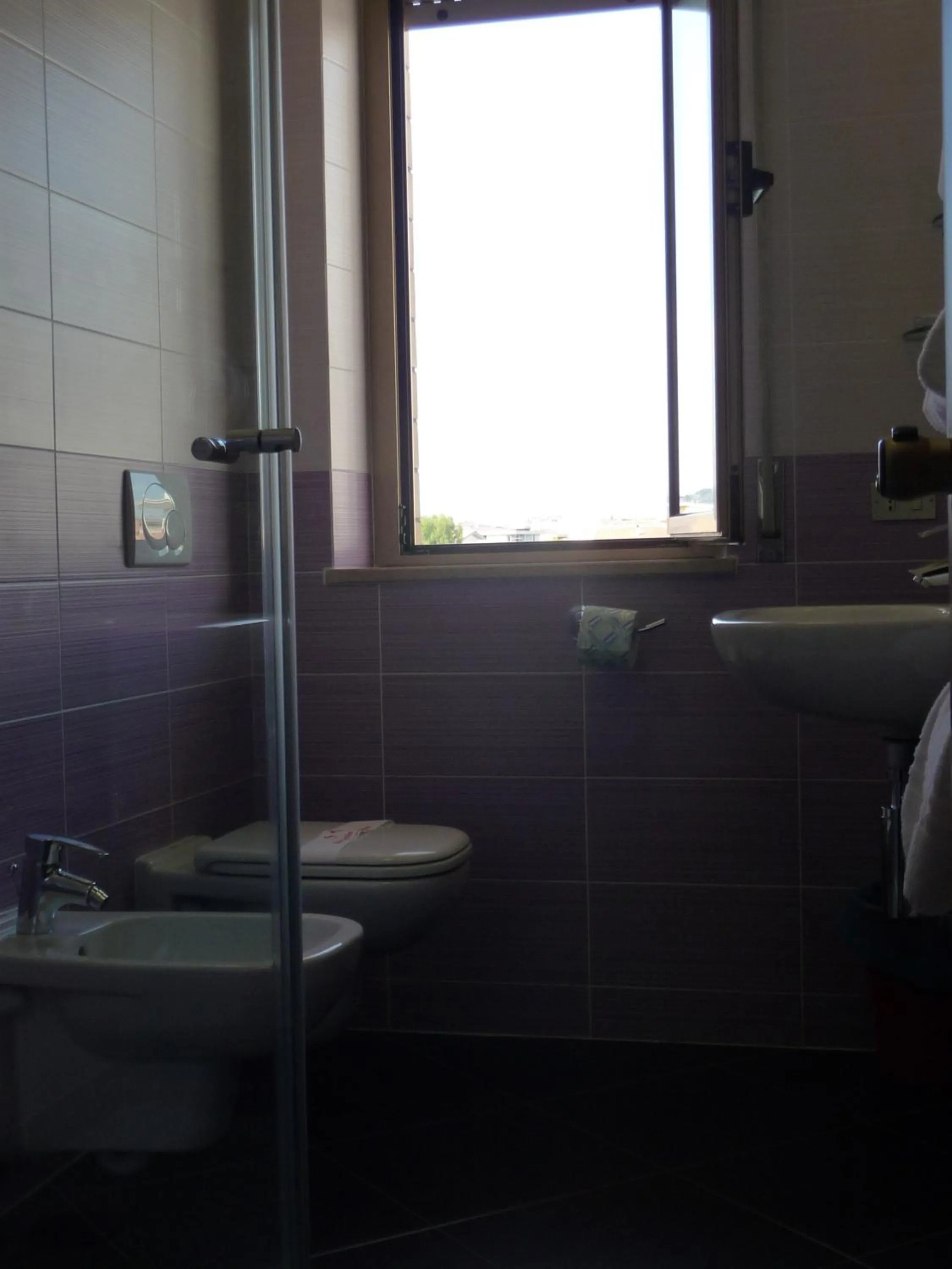 Shower in Hotel Naxos B&B