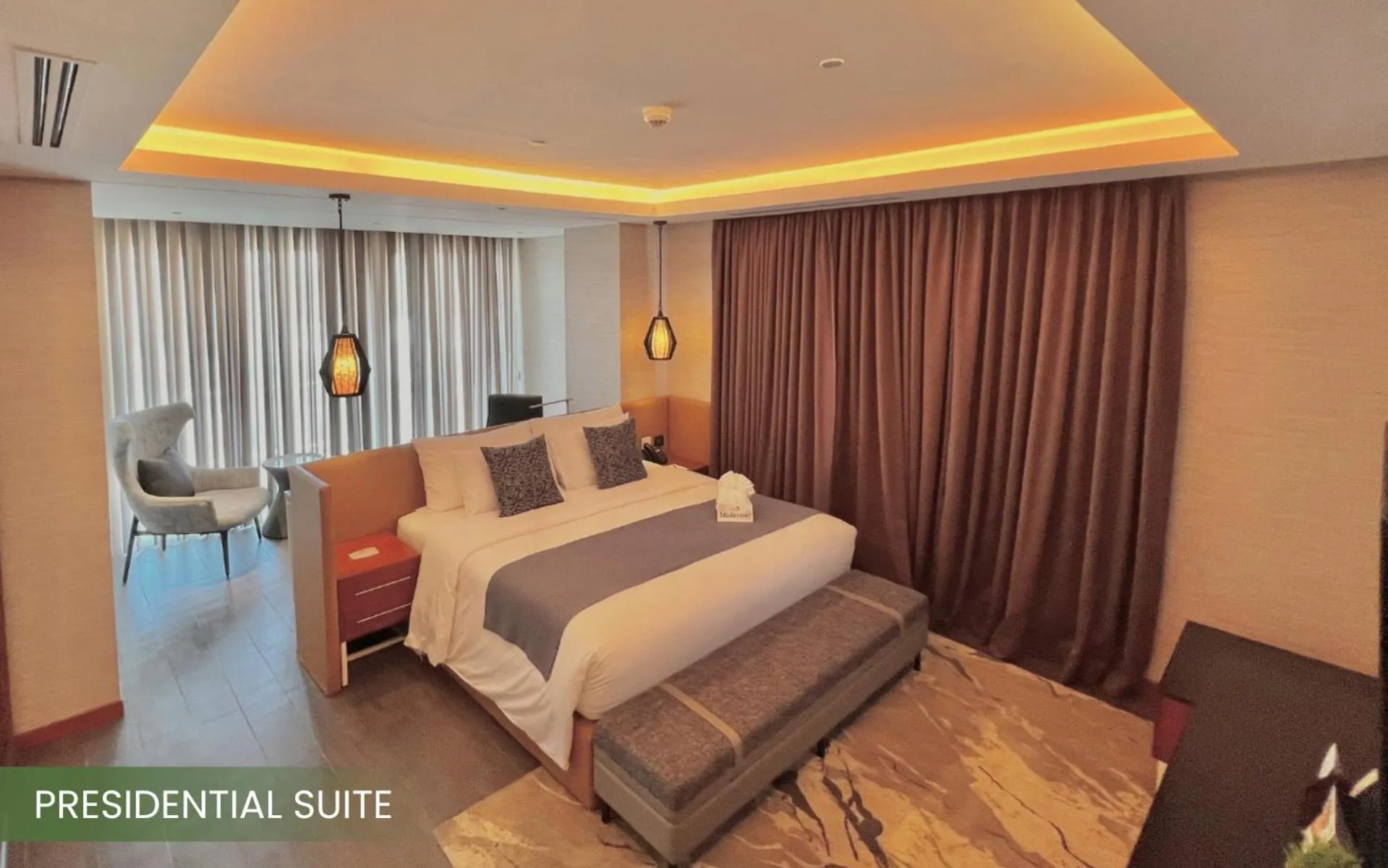 Bedroom, Bed in Acacia Hotel Davao