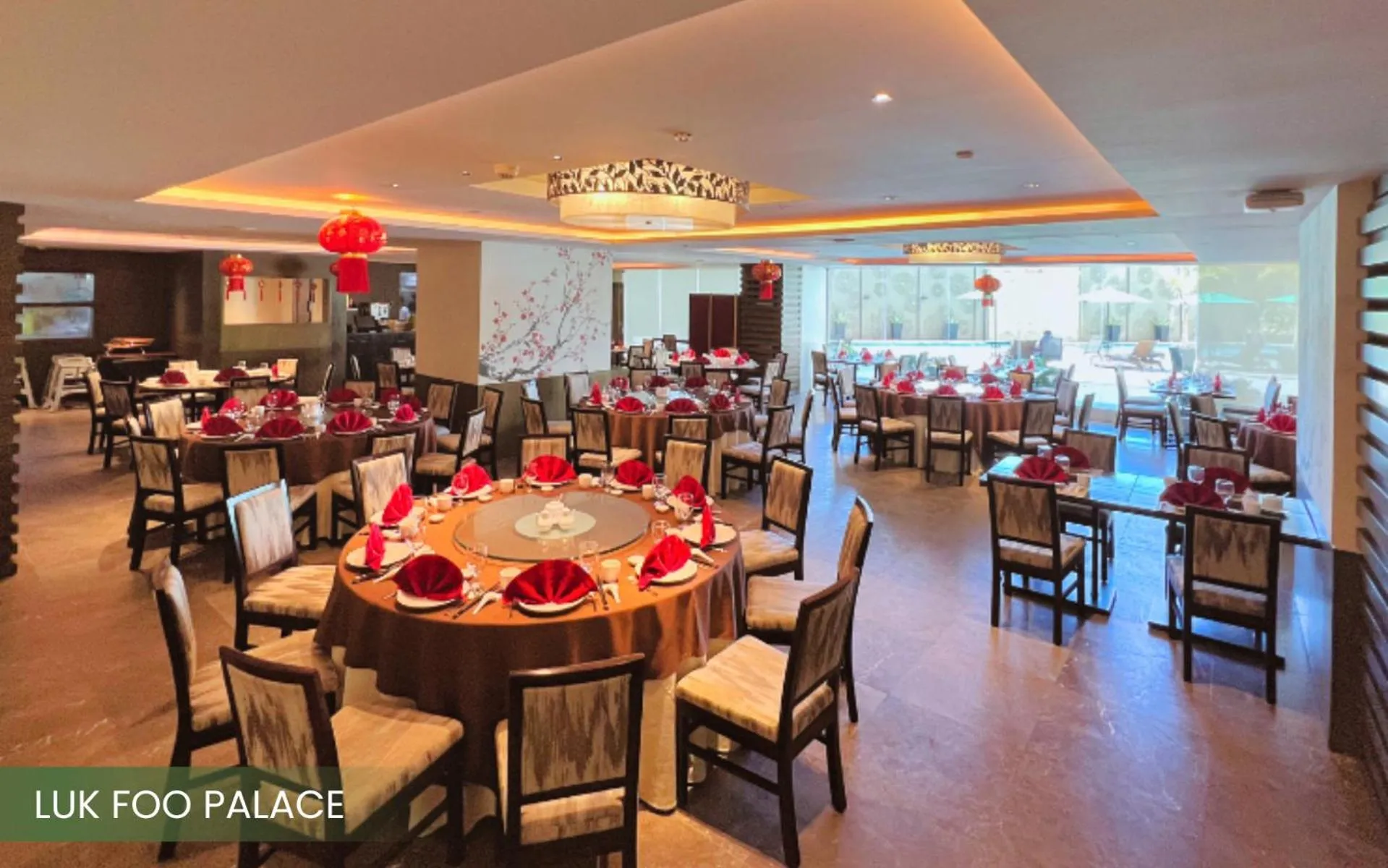 Restaurant/places to eat in Acacia Hotel Davao