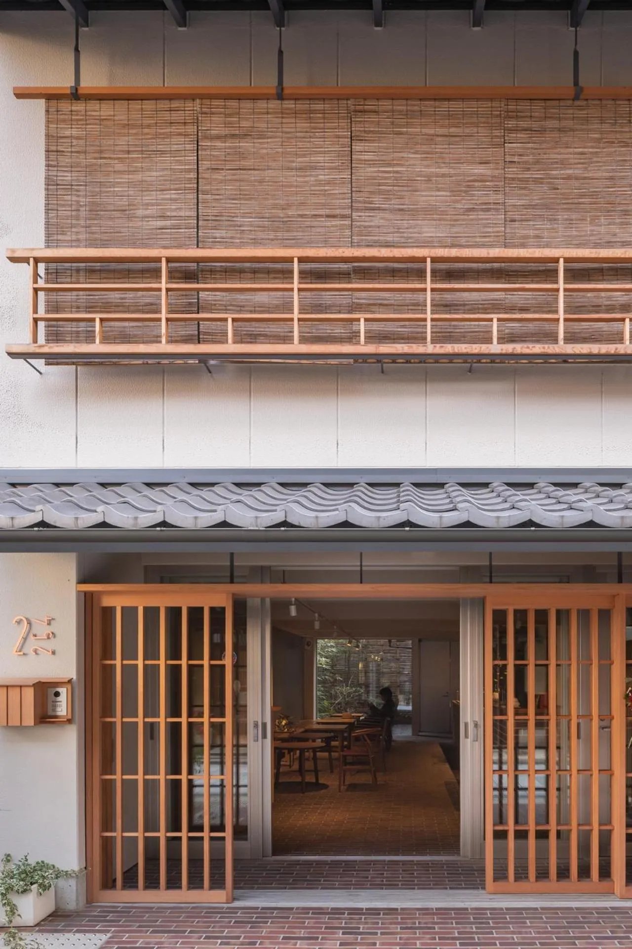 Facade/entrance in 2254