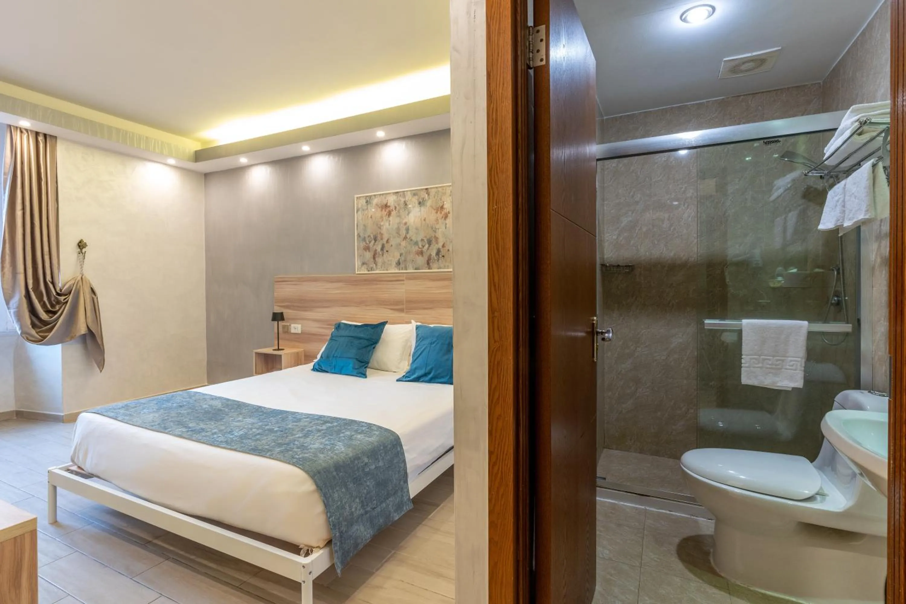 Drago D'Oro GUESTHOUSE - accross from metro Vittorio Emanuele