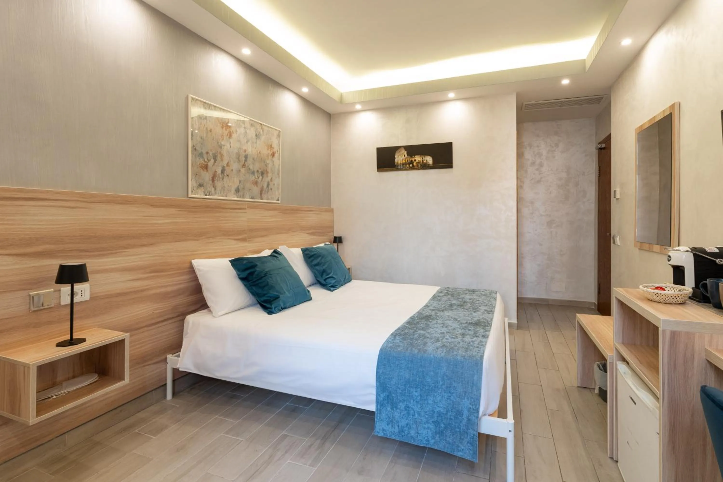 Drago D'Oro GUESTHOUSE - accross from metro Vittorio Emanuele