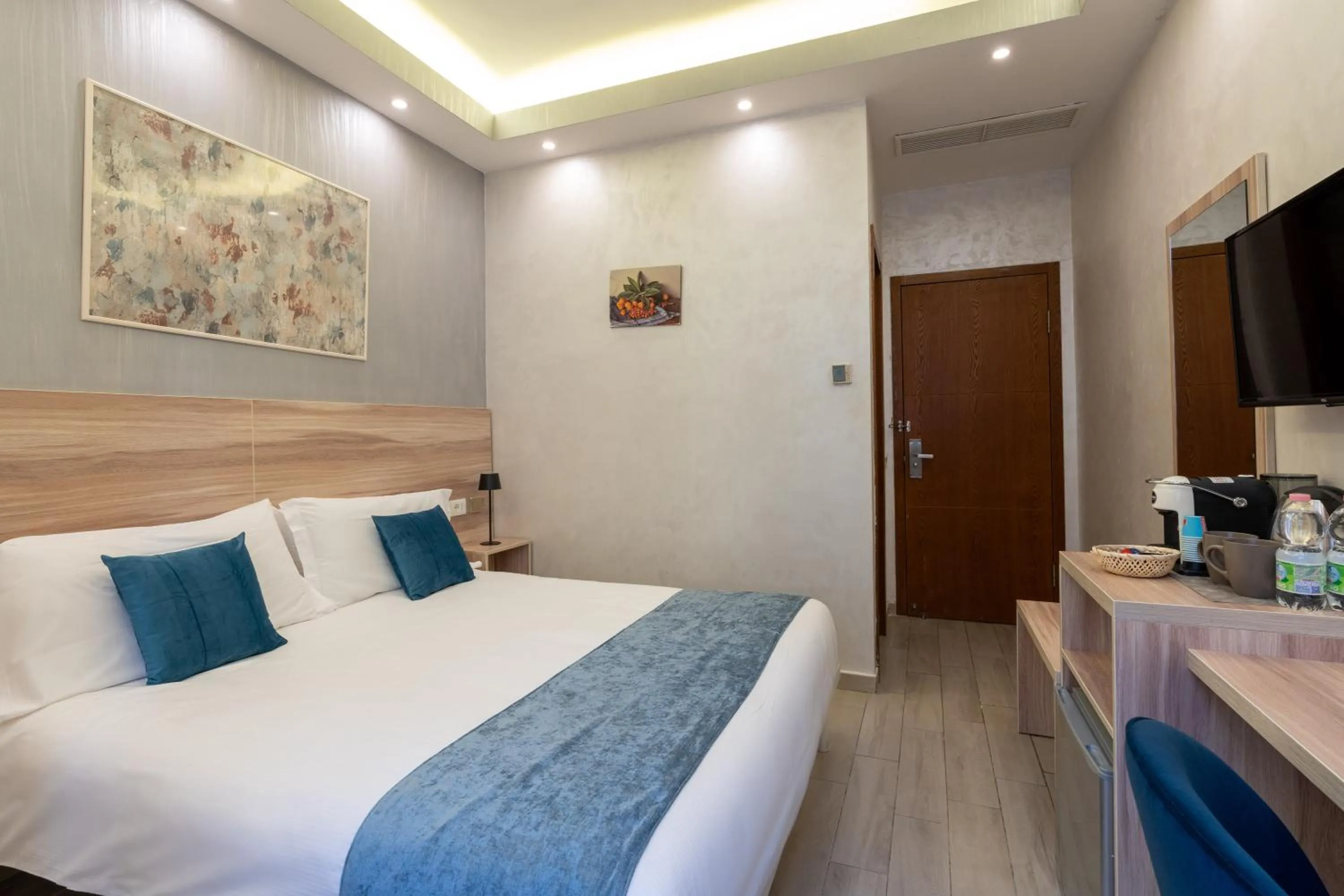 Drago D'Oro GUESTHOUSE - accross from metro Vittorio Emanuele