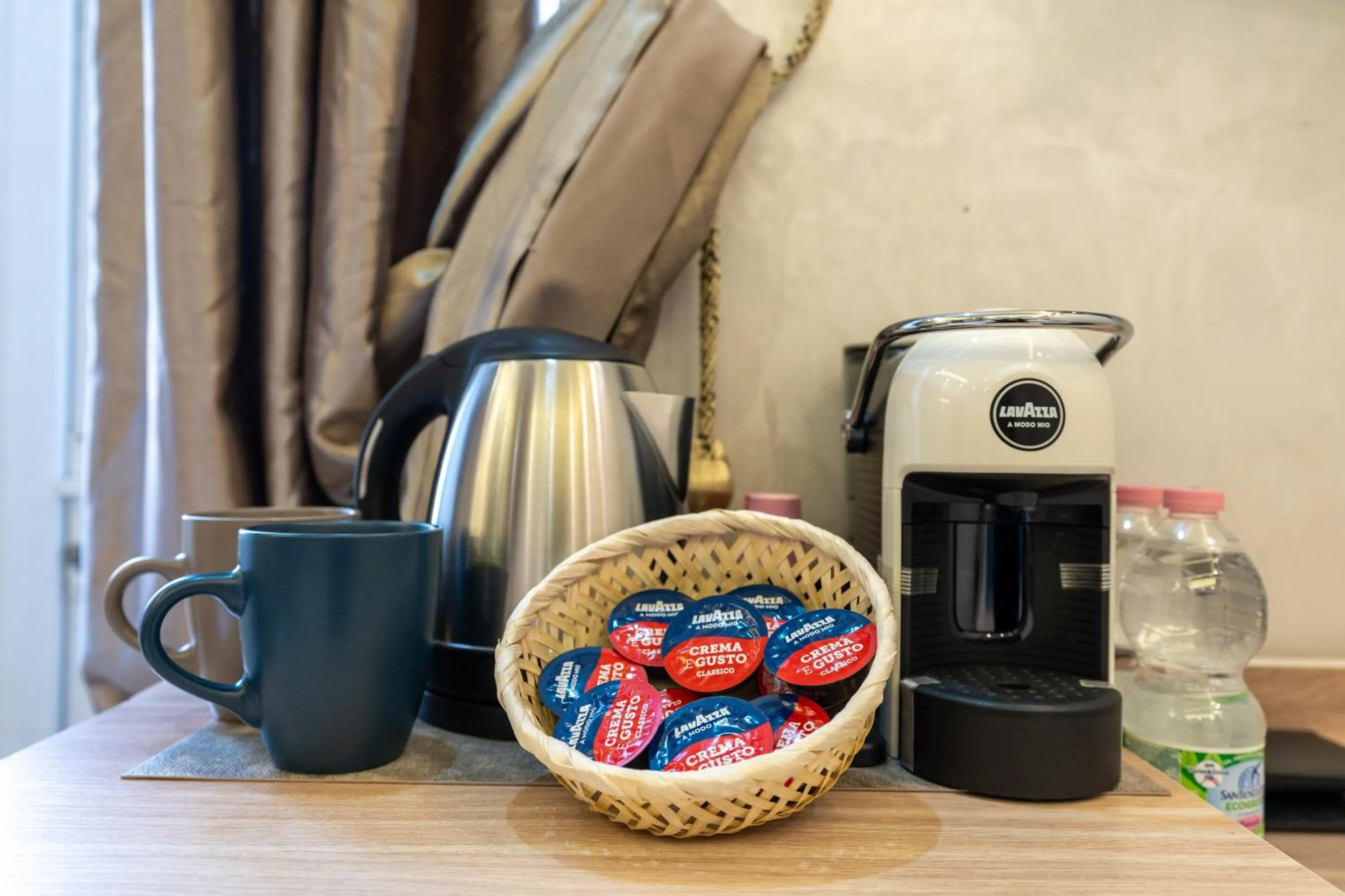 Drago D'Oro GUESTHOUSE - accross from metro Vittorio Emanuele