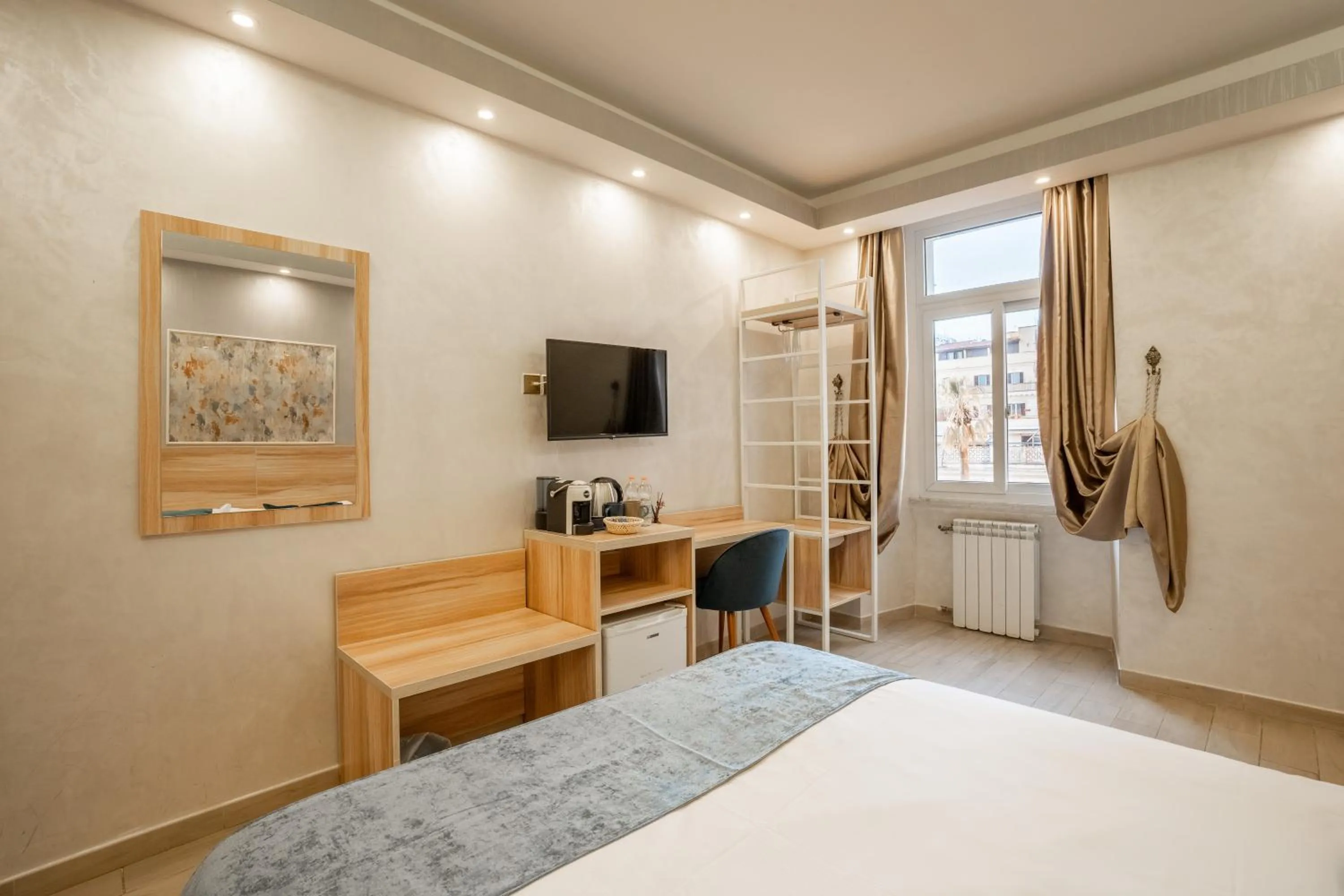 Drago D'Oro GUESTHOUSE - accross from metro Vittorio Emanuele