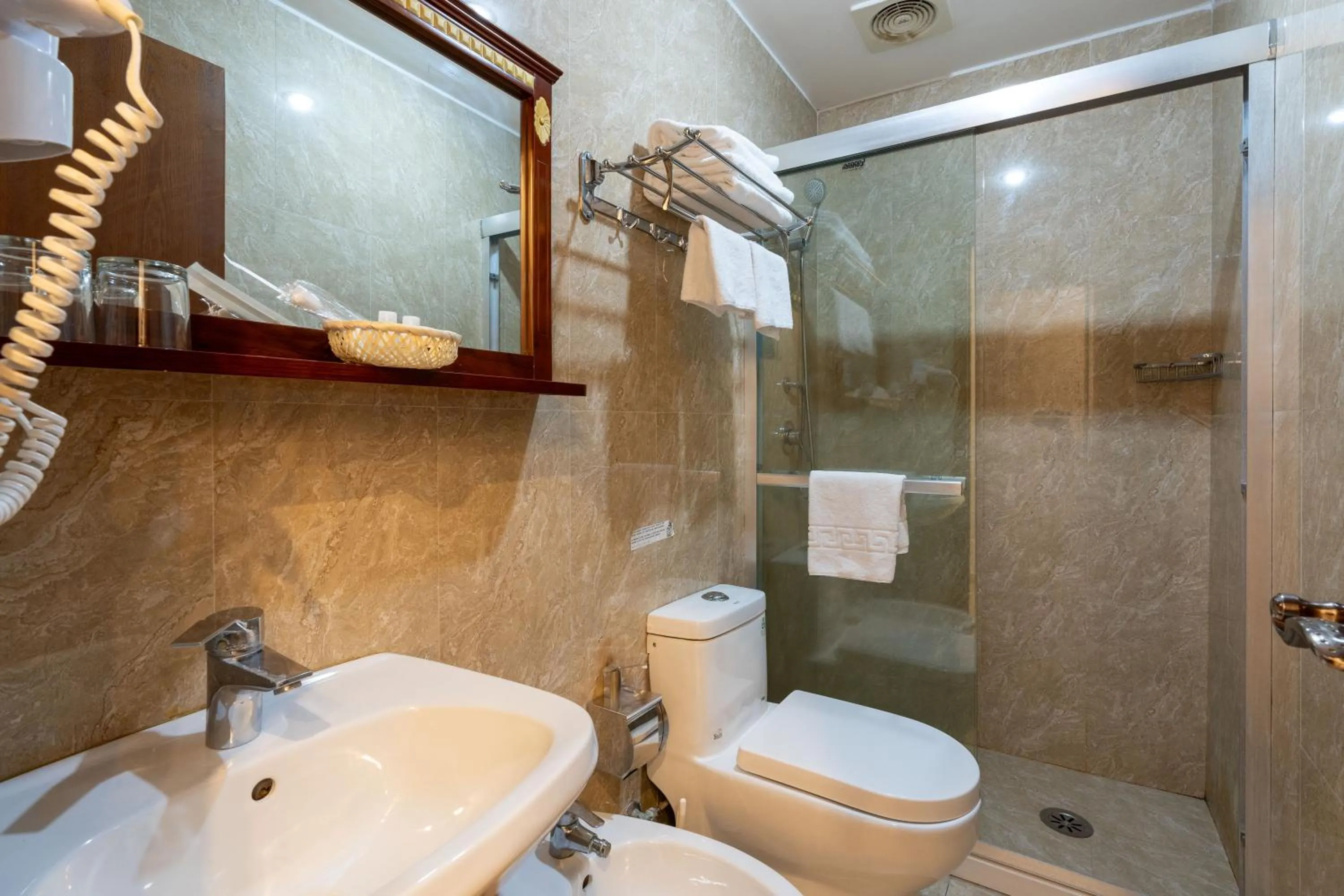 Drago D'Oro GUESTHOUSE - accross from metro Vittorio Emanuele