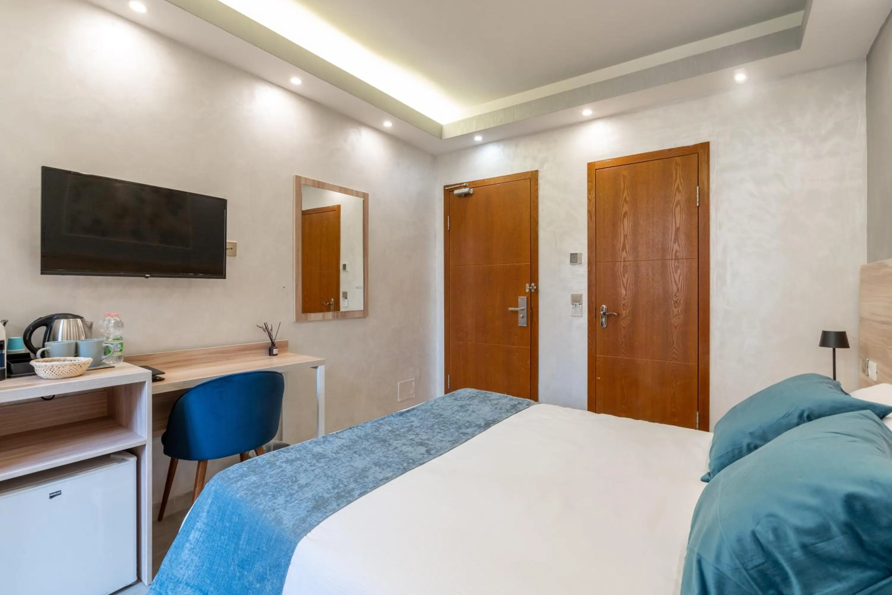 Drago D'Oro GUESTHOUSE - accross from metro Vittorio Emanuele