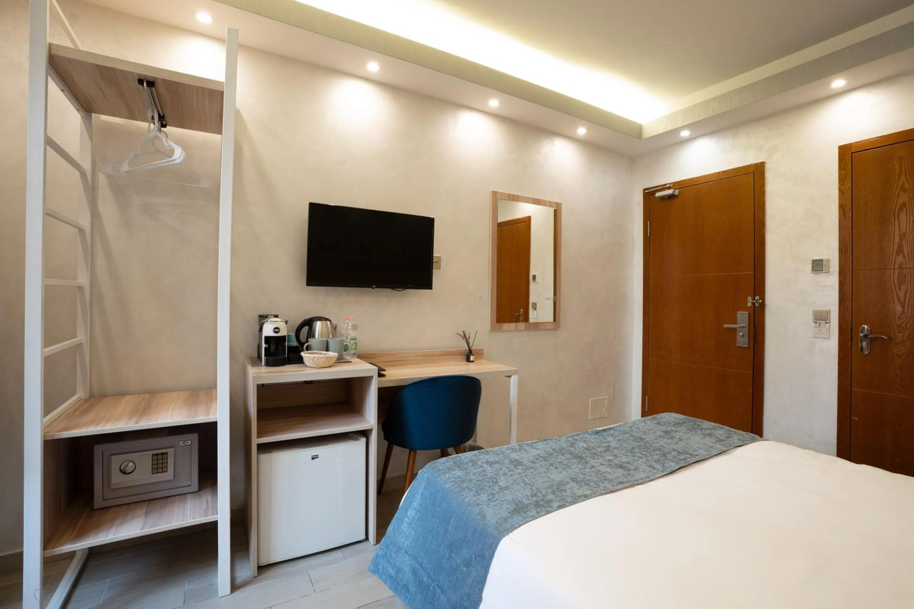 Drago D'Oro GUESTHOUSE - accross from metro Vittorio Emanuele