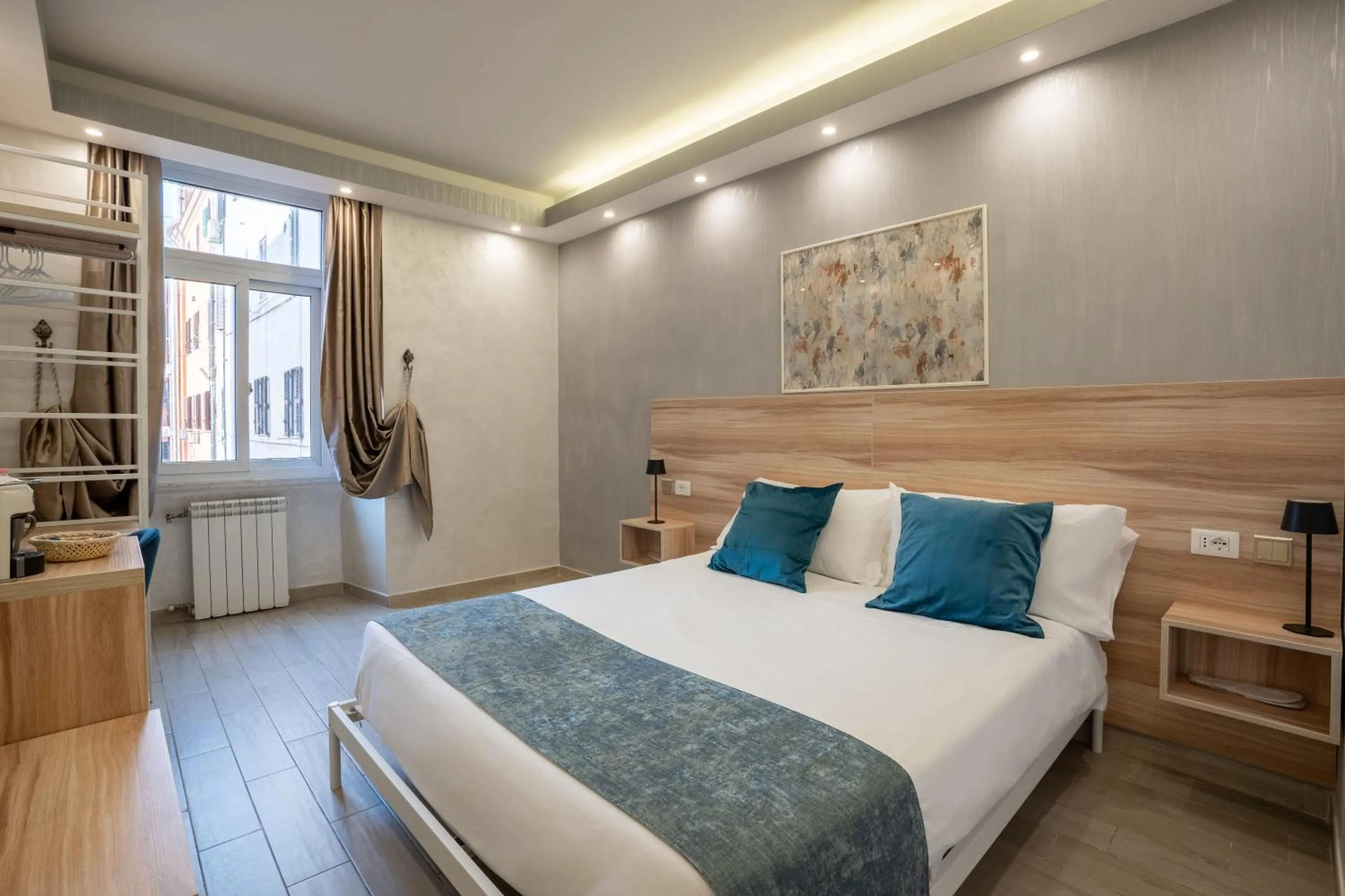 Drago D'Oro GUESTHOUSE - accross from metro Vittorio Emanuele