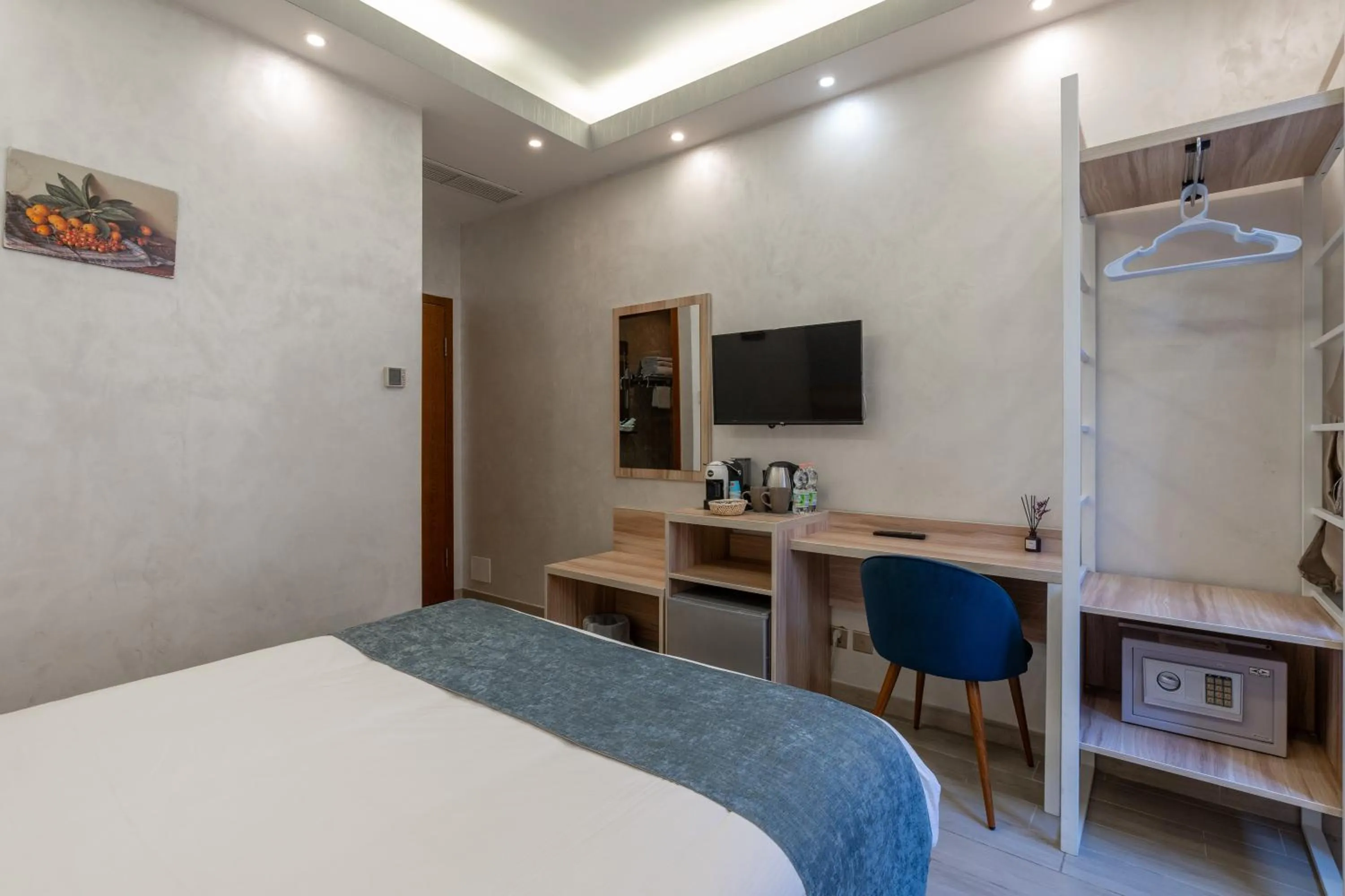 Drago D'Oro GUESTHOUSE - accross from metro Vittorio Emanuele