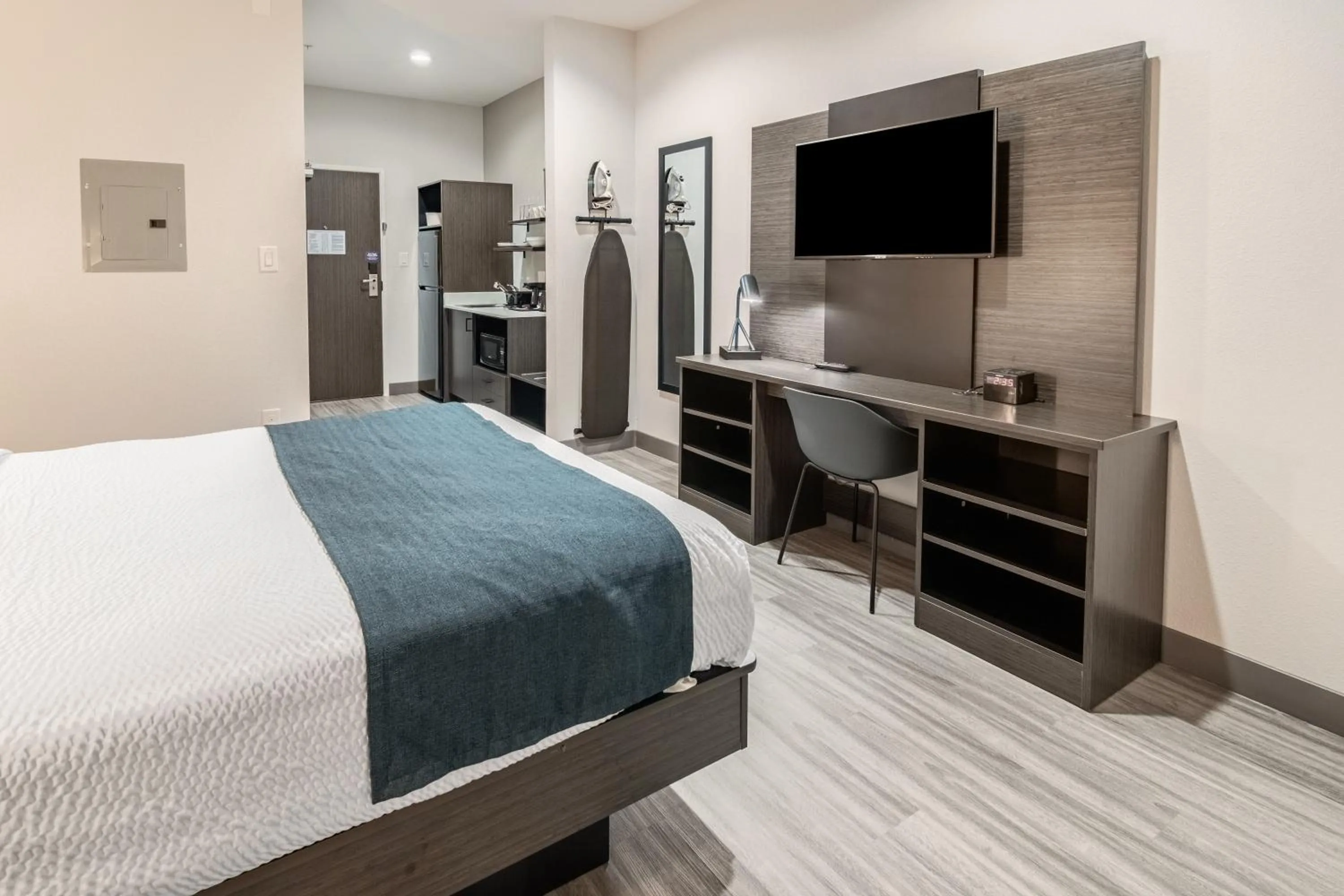 Bedroom, Bed in Studio 6-Mesquite, TX - Dallas