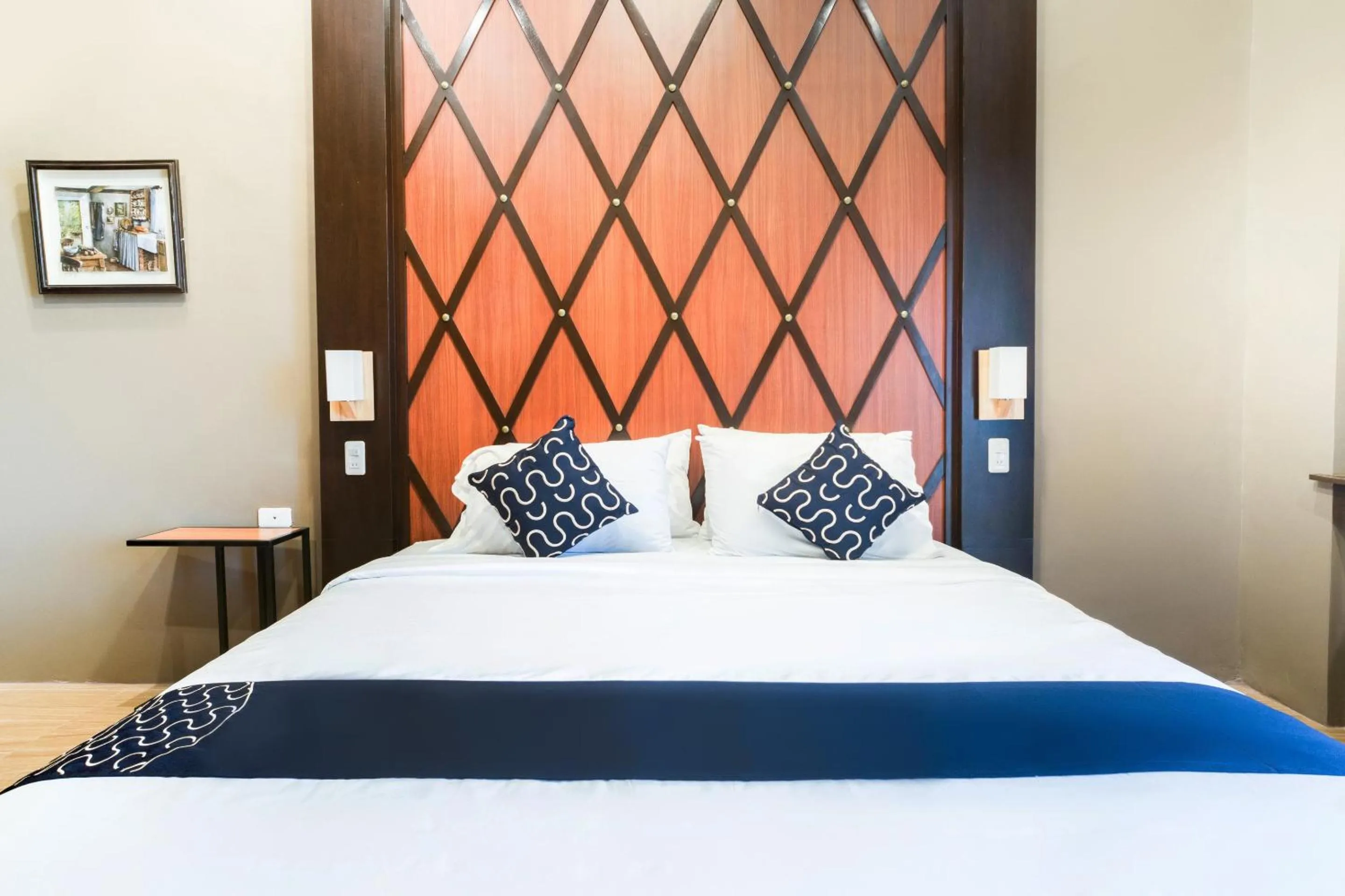 Bedroom, Bed in Capital O 460 World Palace Hotel