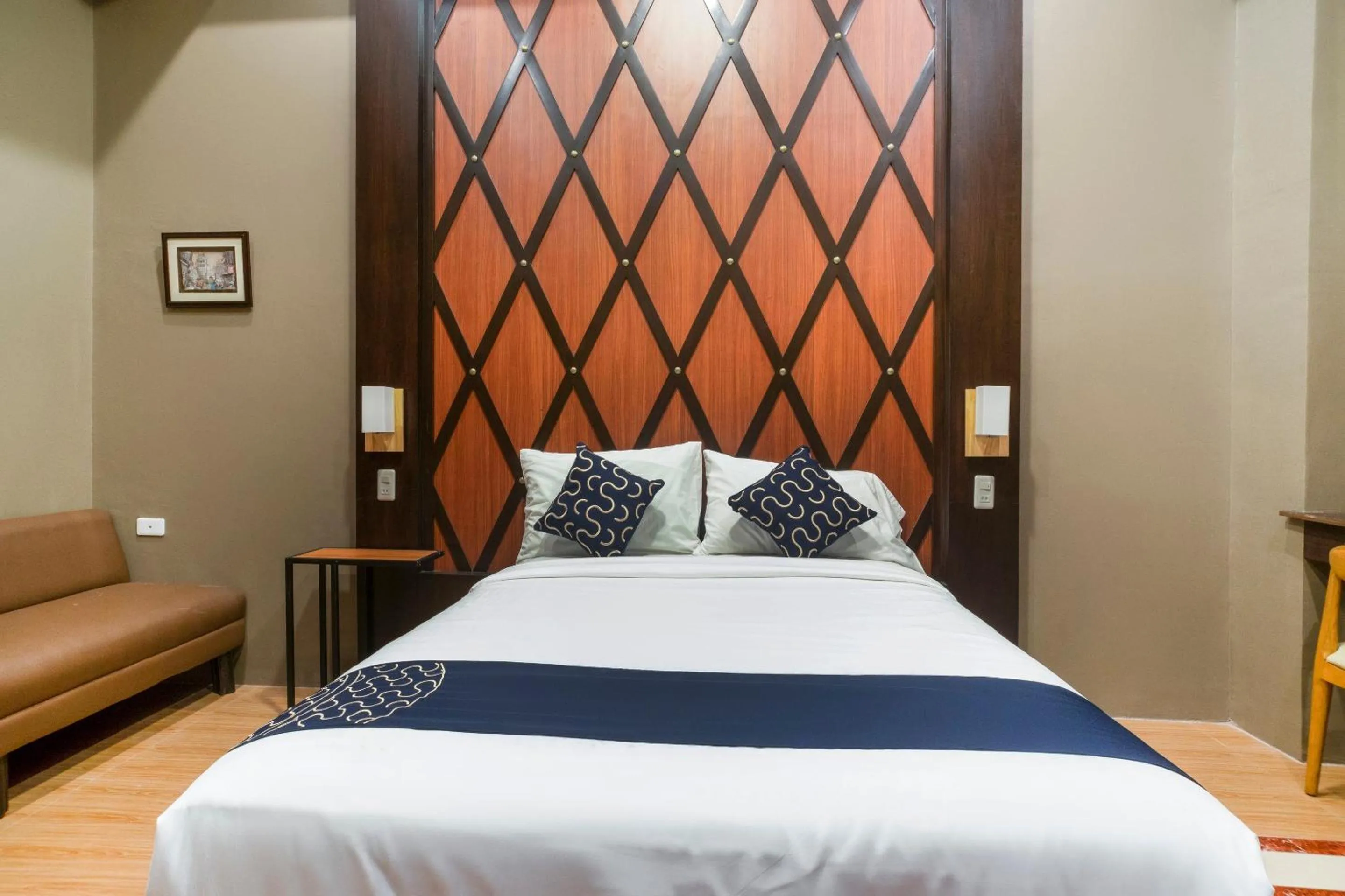 Bedroom, Bed in Capital O 460 World Palace Hotel