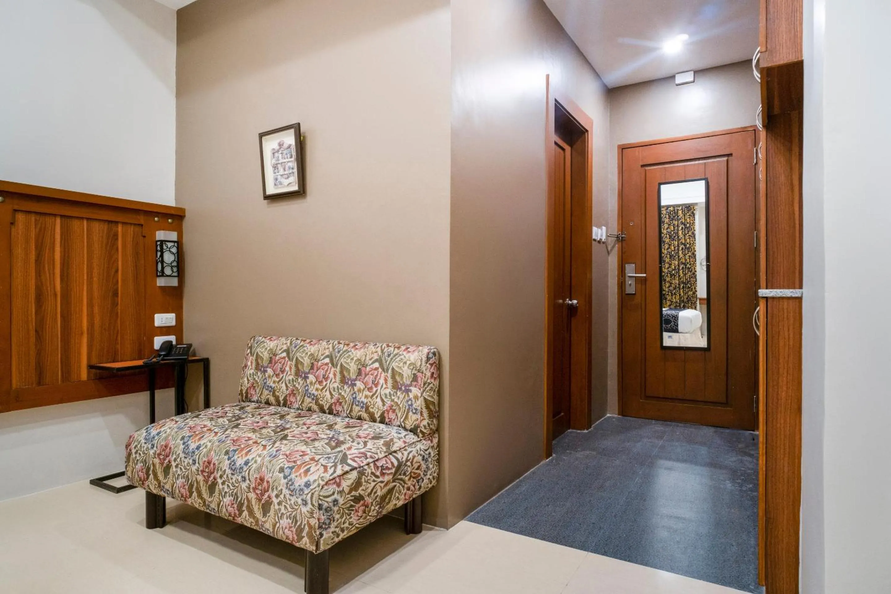 Bedroom in Capital O 460 World Palace Hotel