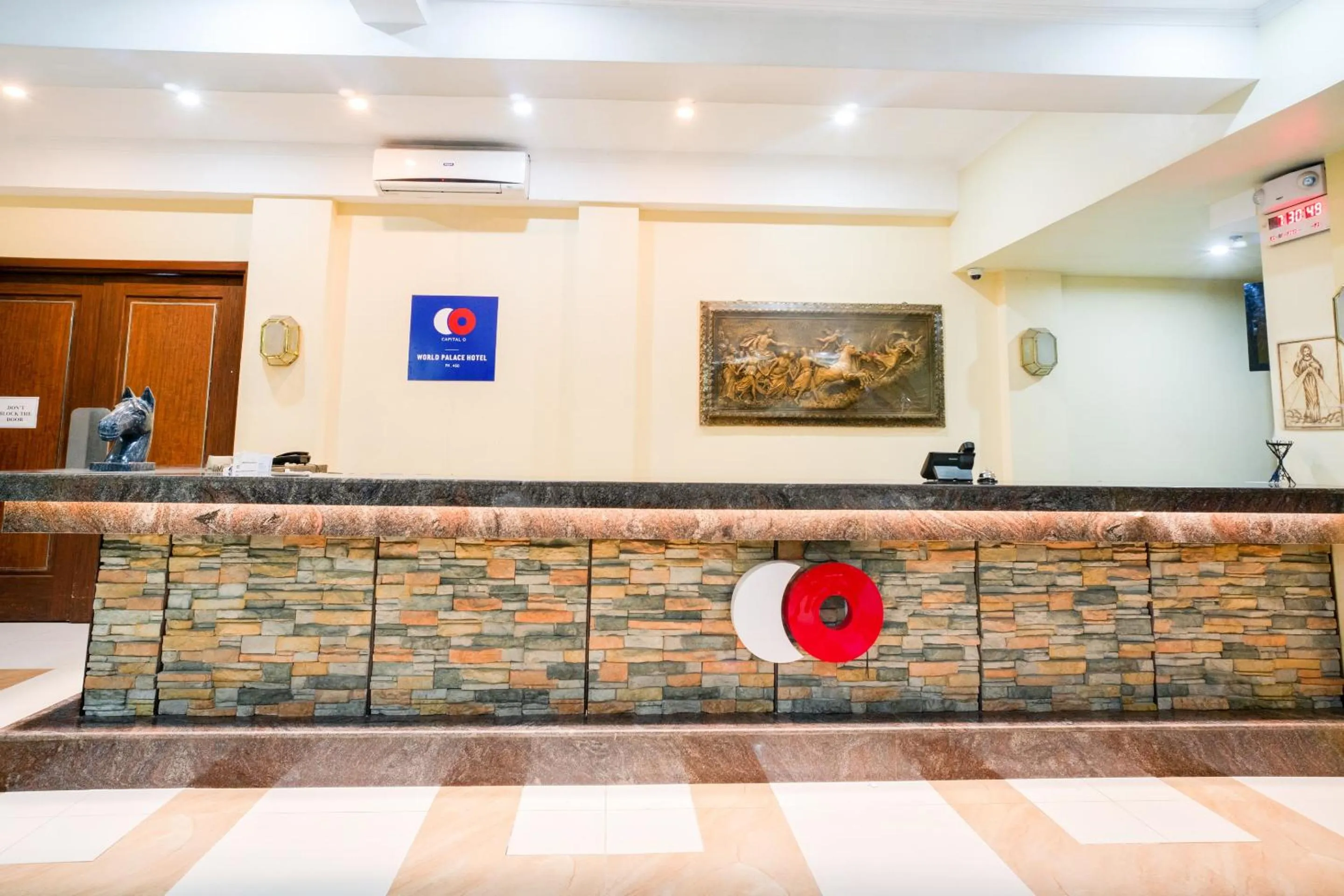 Lobby or reception in Capital O 460 World Palace Hotel