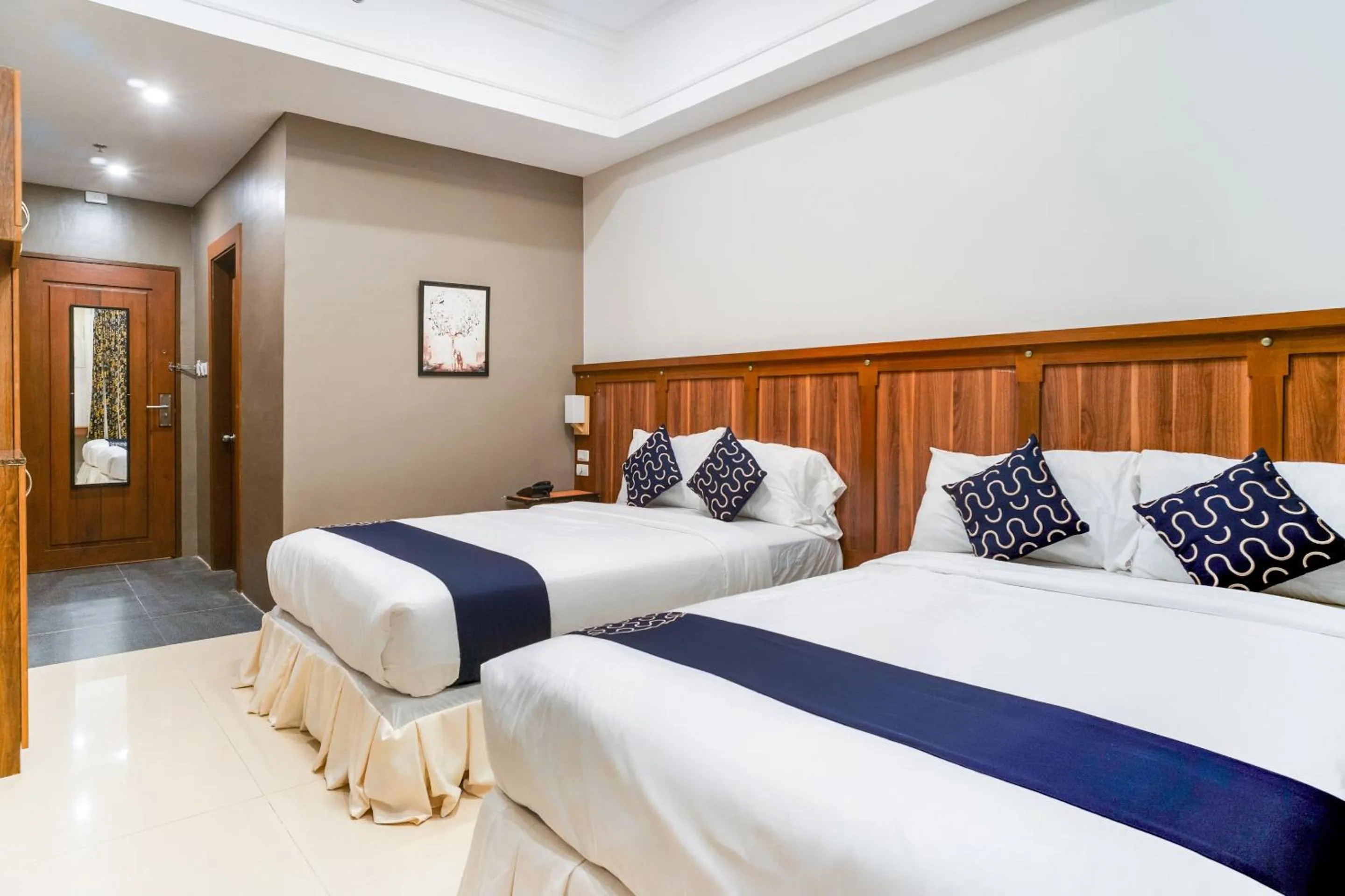 Bedroom, Bed in Capital O 460 World Palace Hotel