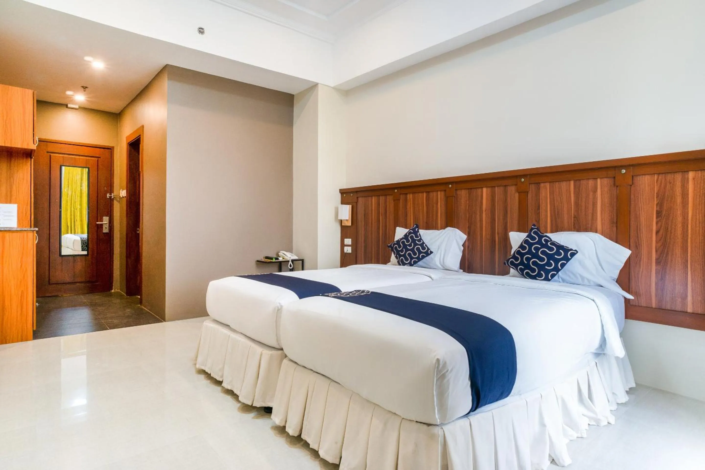 Bedroom, Bed in Capital O 460 World Palace Hotel