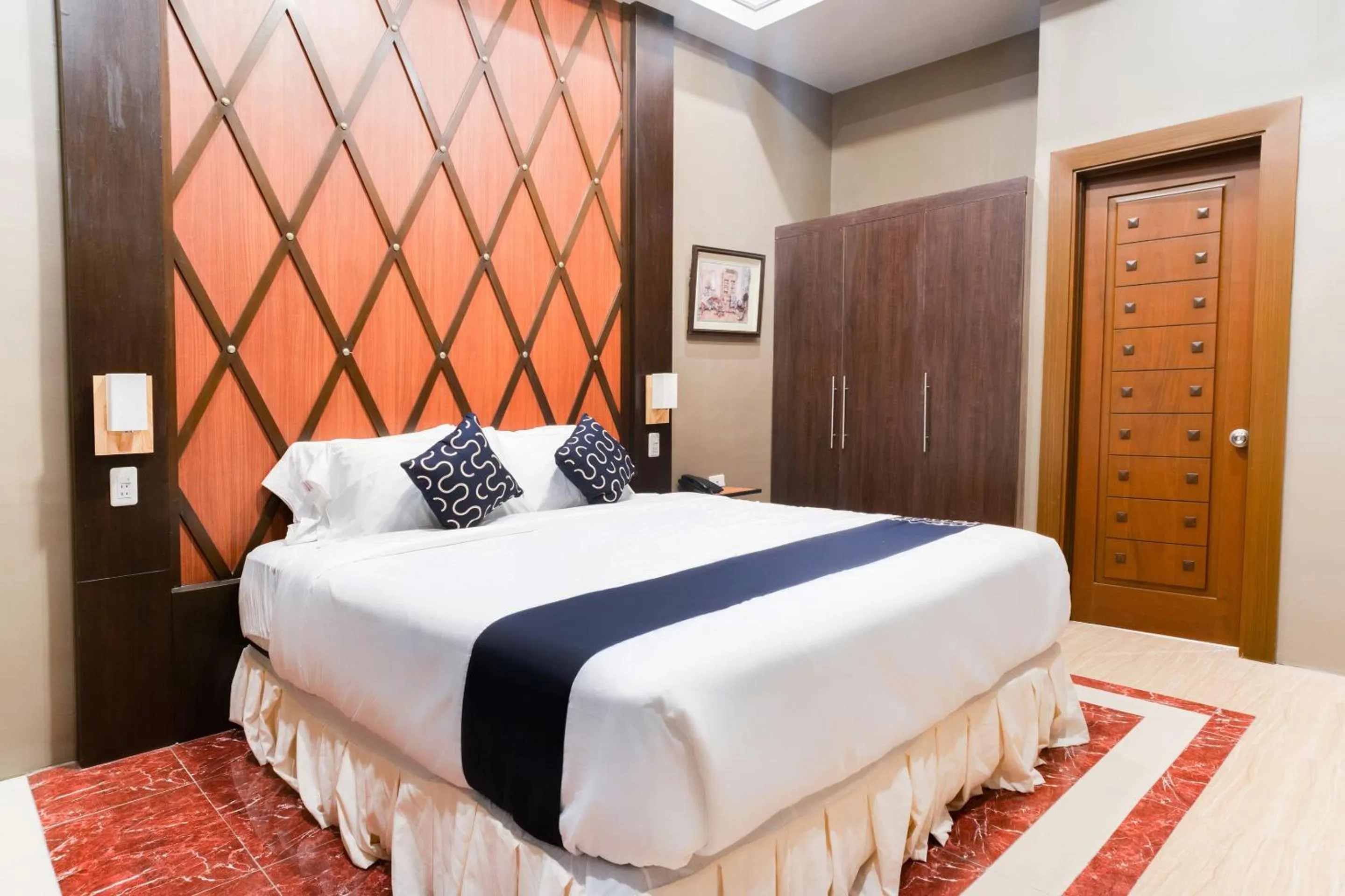 Bedroom, Bed in Capital O 460 World Palace Hotel