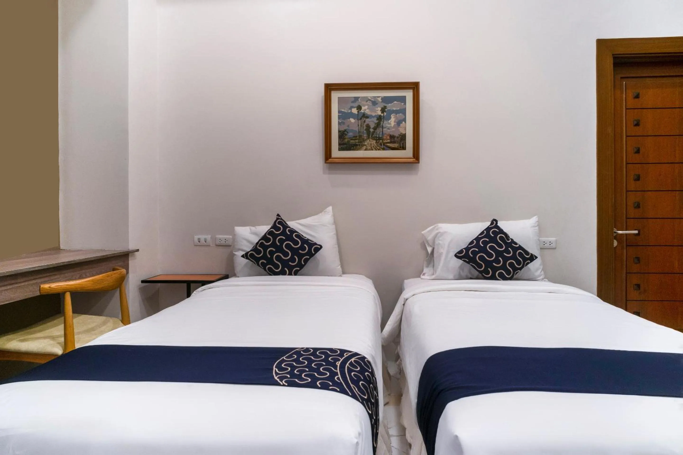 Bedroom, Bed in Capital O 460 World Palace Hotel