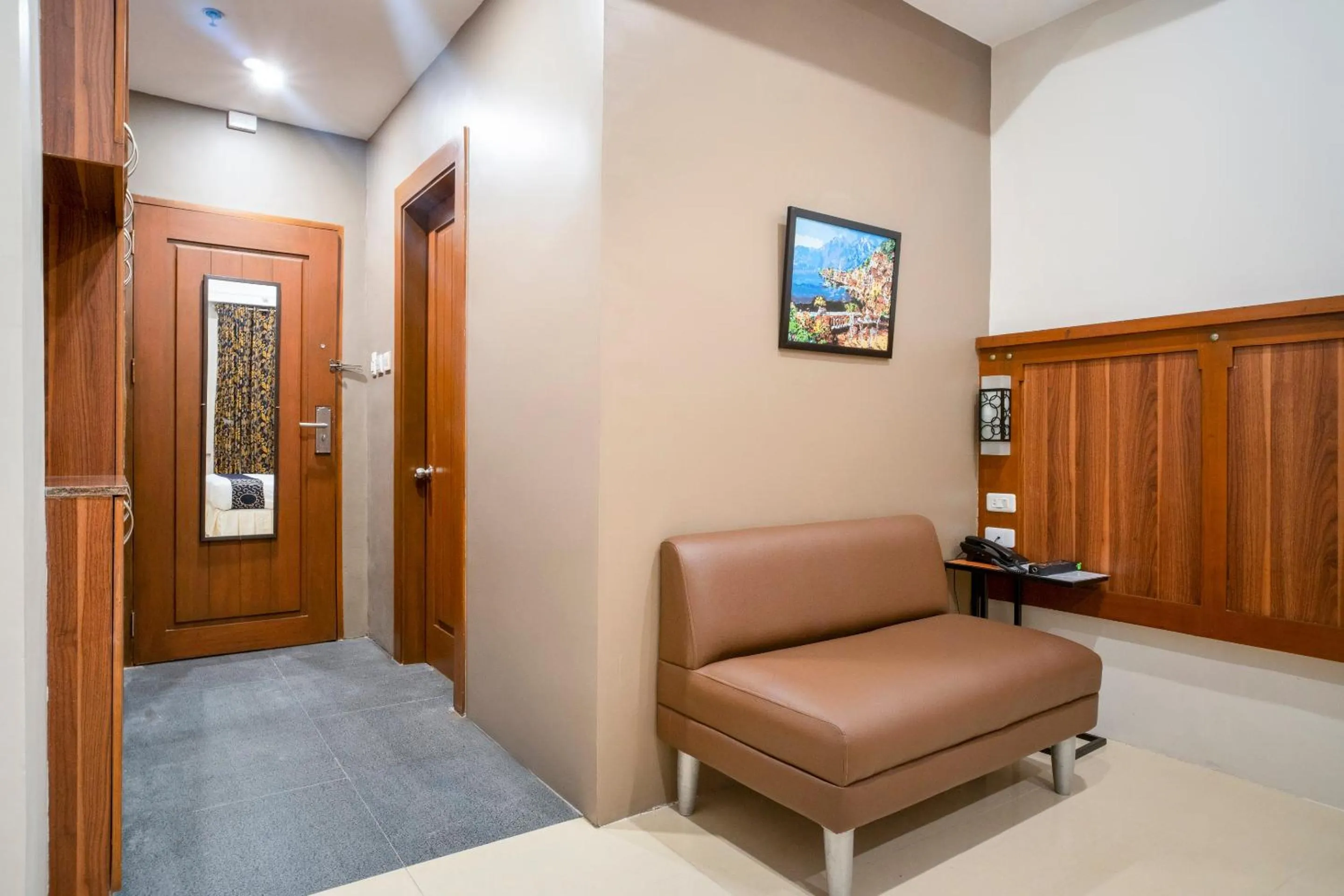 Bedroom in Capital O 460 World Palace Hotel