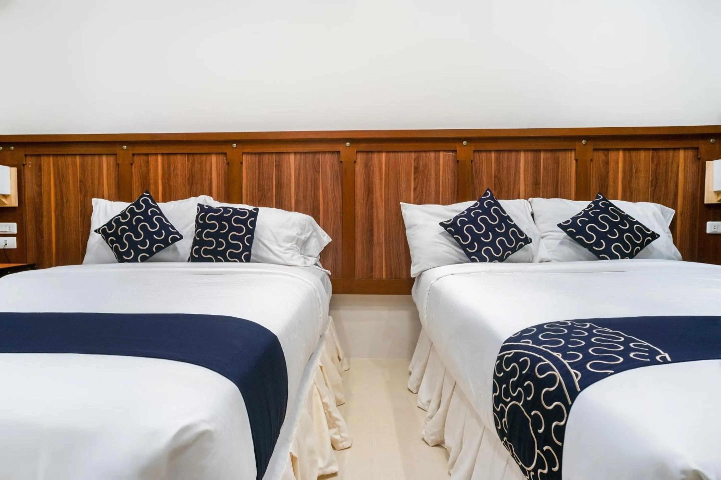 Bedroom, Bed in Capital O 460 World Palace Hotel