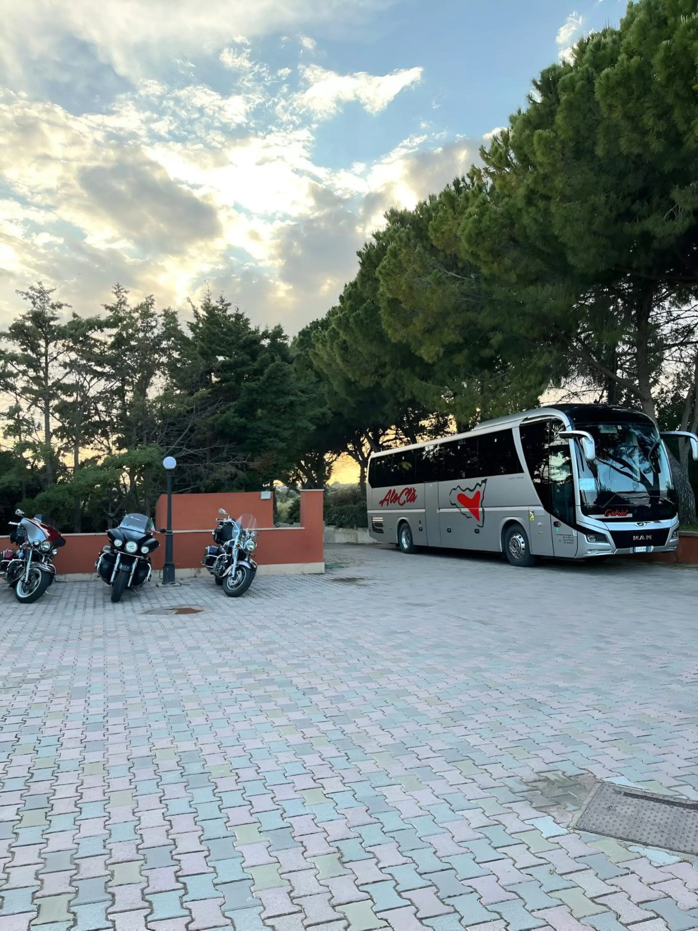 Parking in Motel - Hotel Nautico Pozzallo