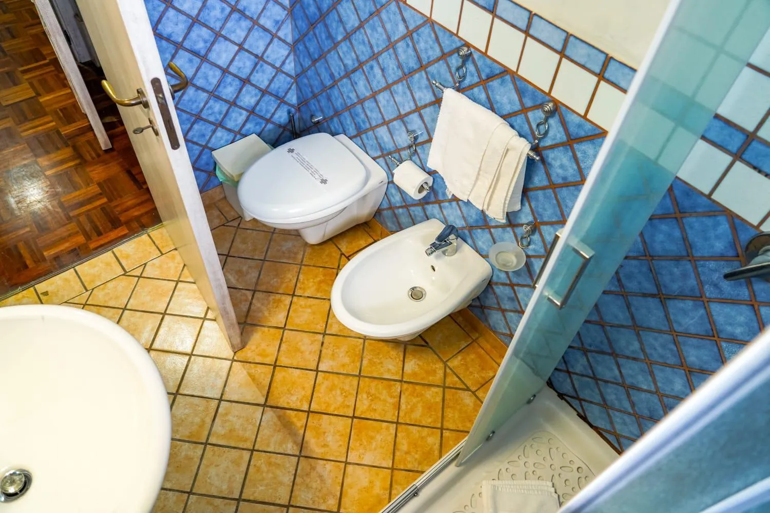 Shower in Motel - Hotel Nautico Pozzallo