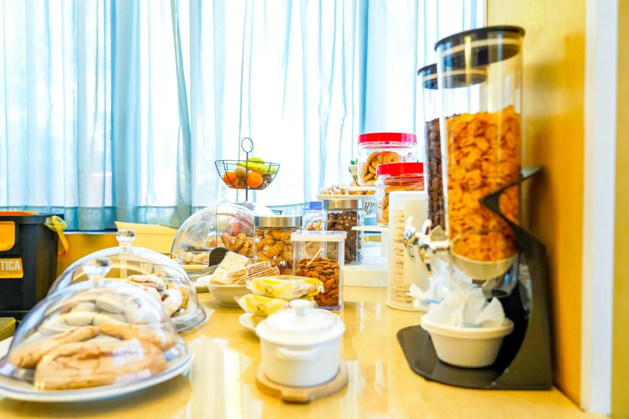 Coffee/tea facilities in Motel - Hotel Nautico Pozzallo