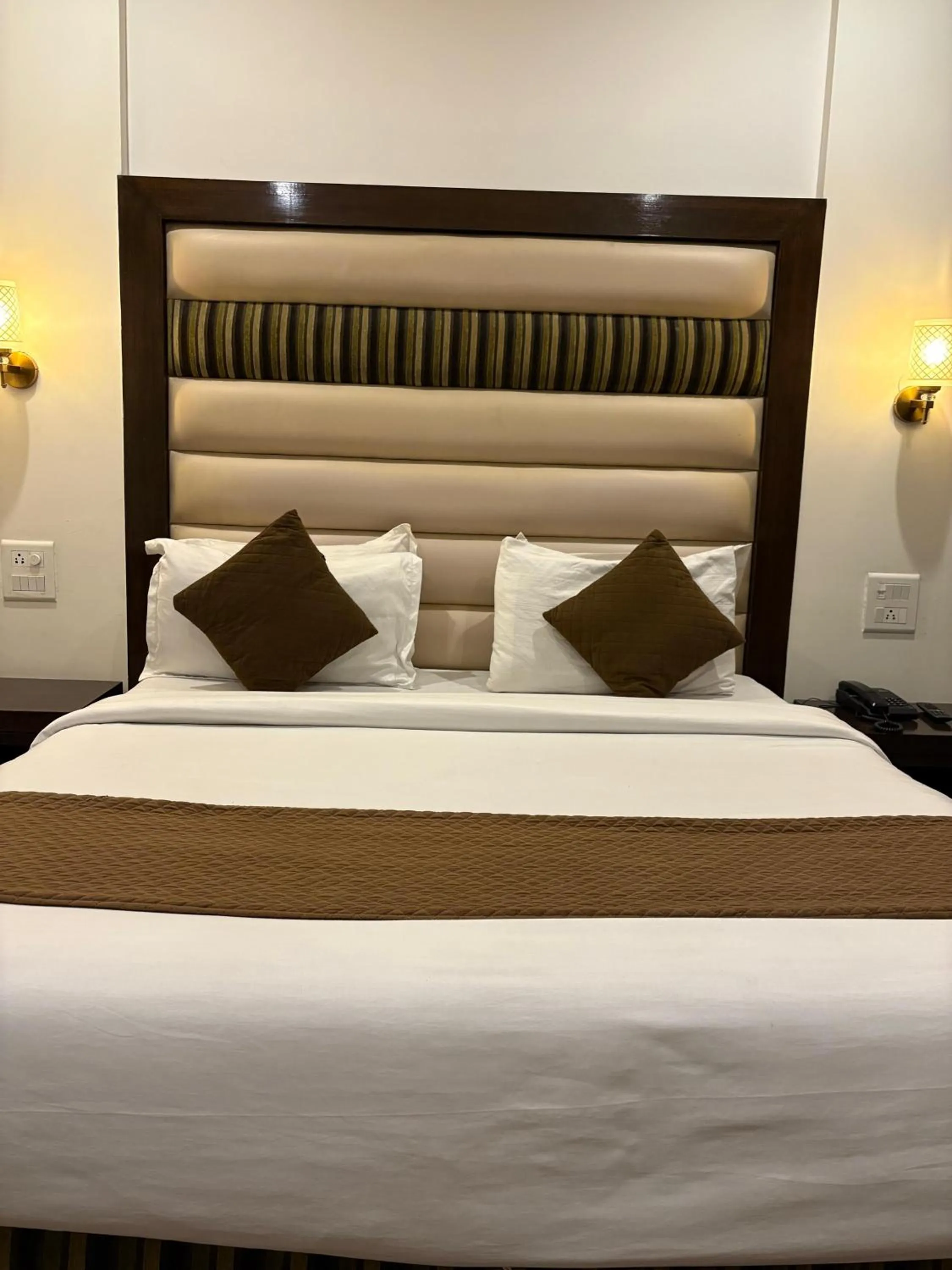 Bedroom, Bed in Hotel Landmark - Centre of City Chandigarh
