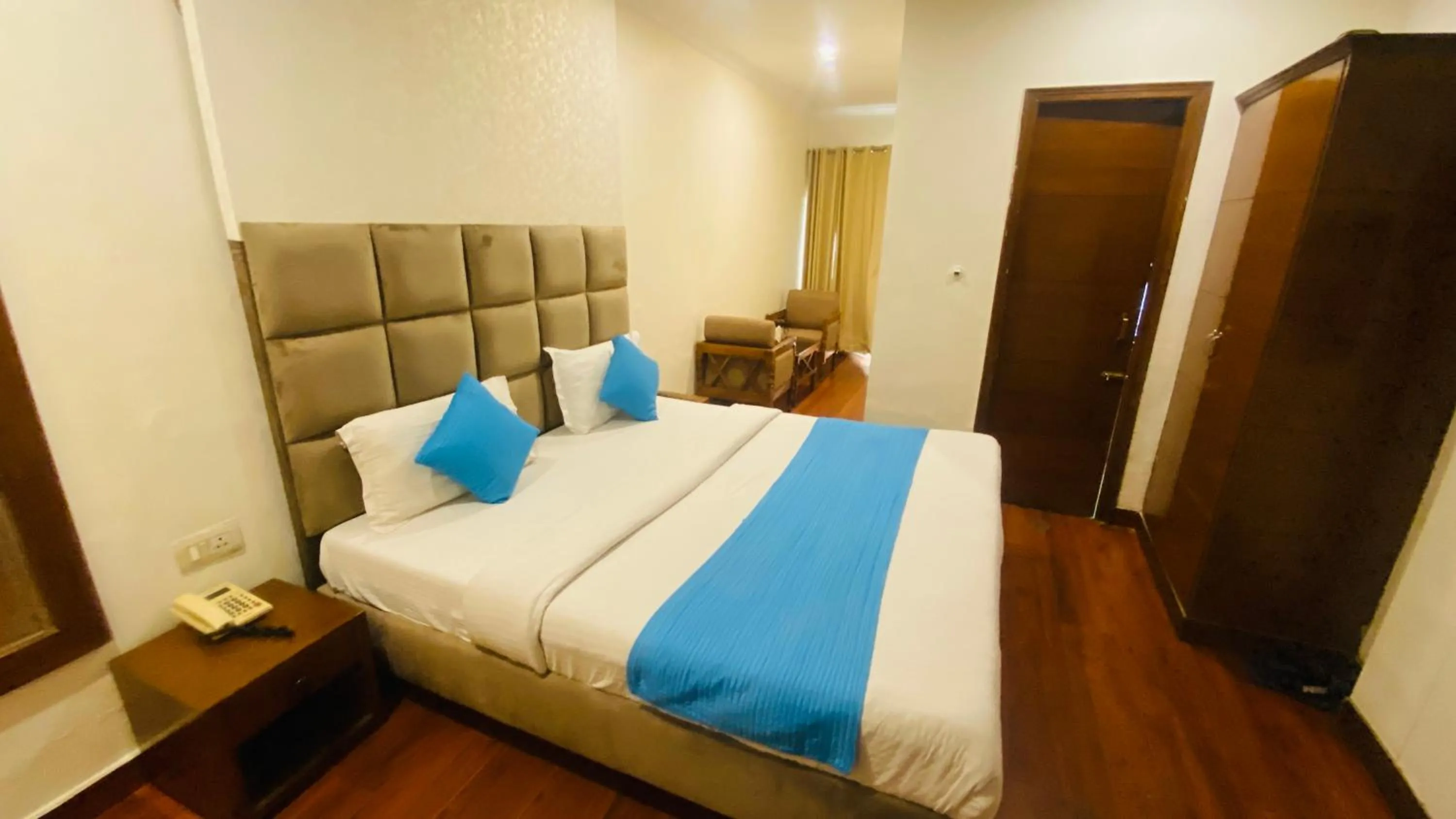 Bedroom, Bed in Hotel Landmark - Centre of City Chandigarh