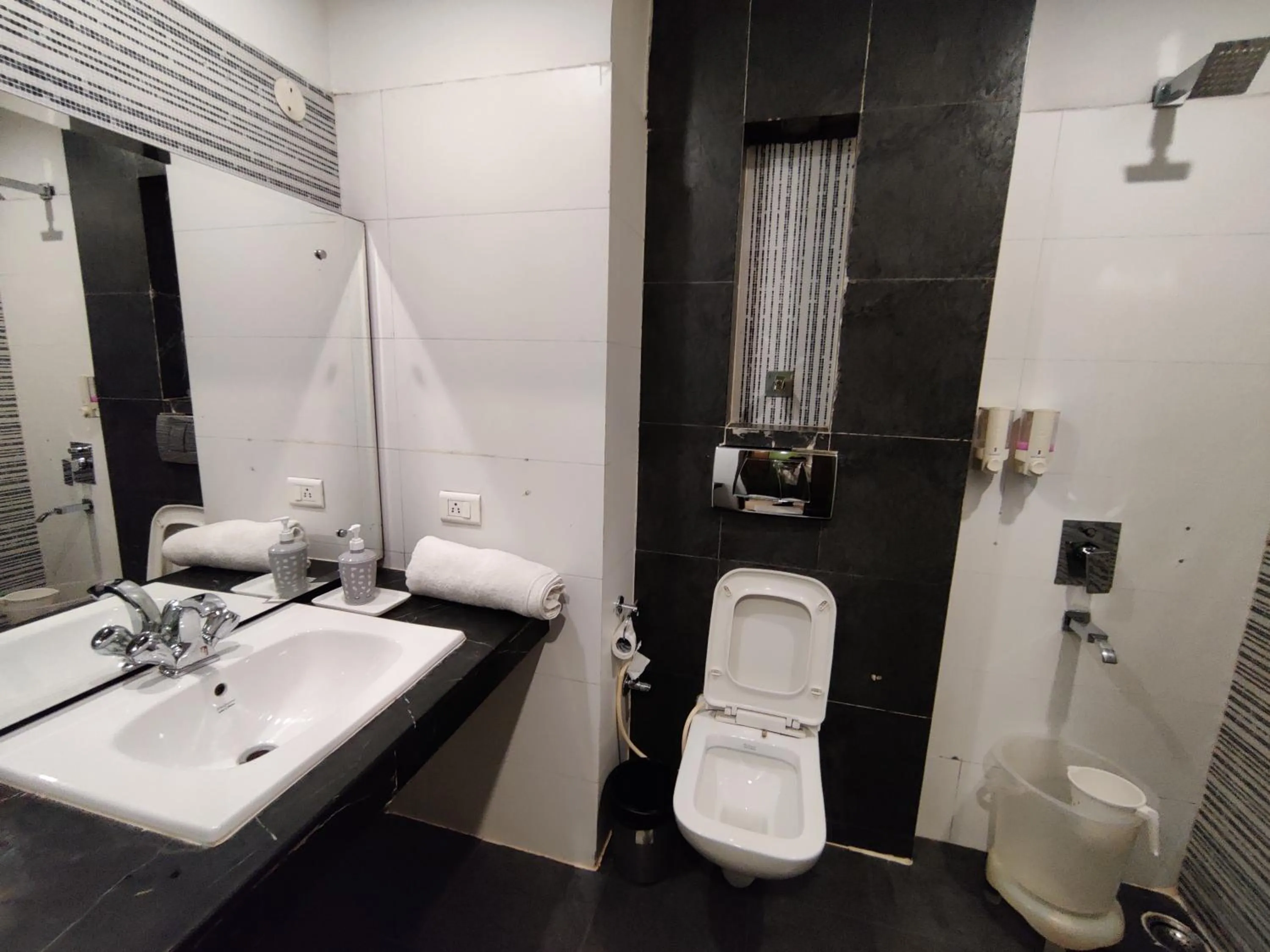 Shower in Hotel Landmark - Centre of City Chandigarh