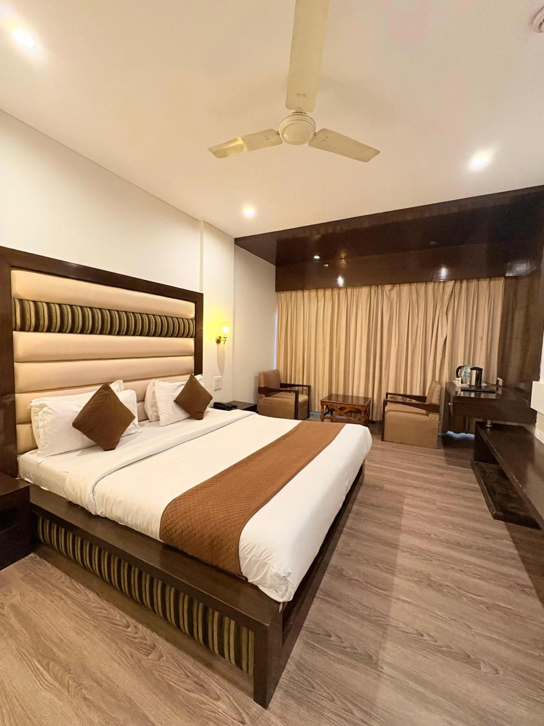 Bedroom, Bed in Hotel Landmark - Centre of City Chandigarh