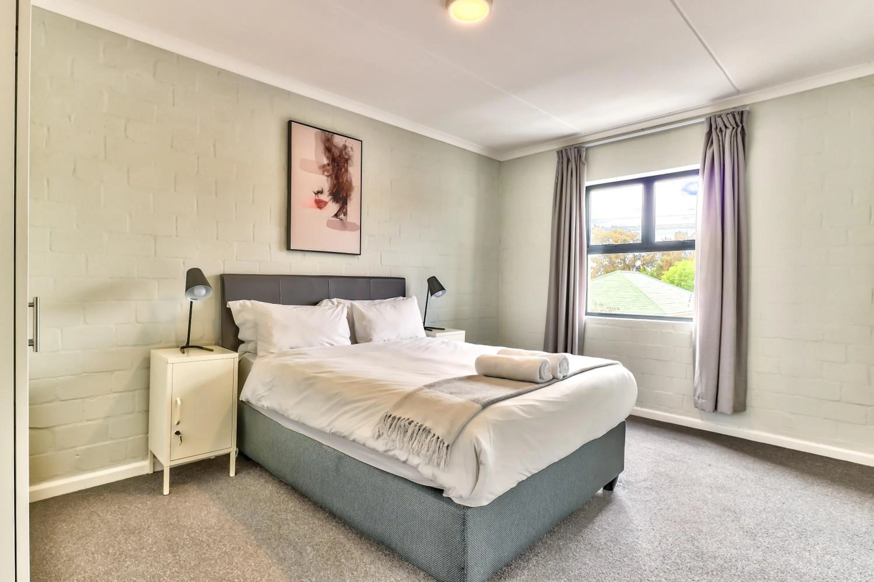 Bed in WINK Aparthotel Eaton Square