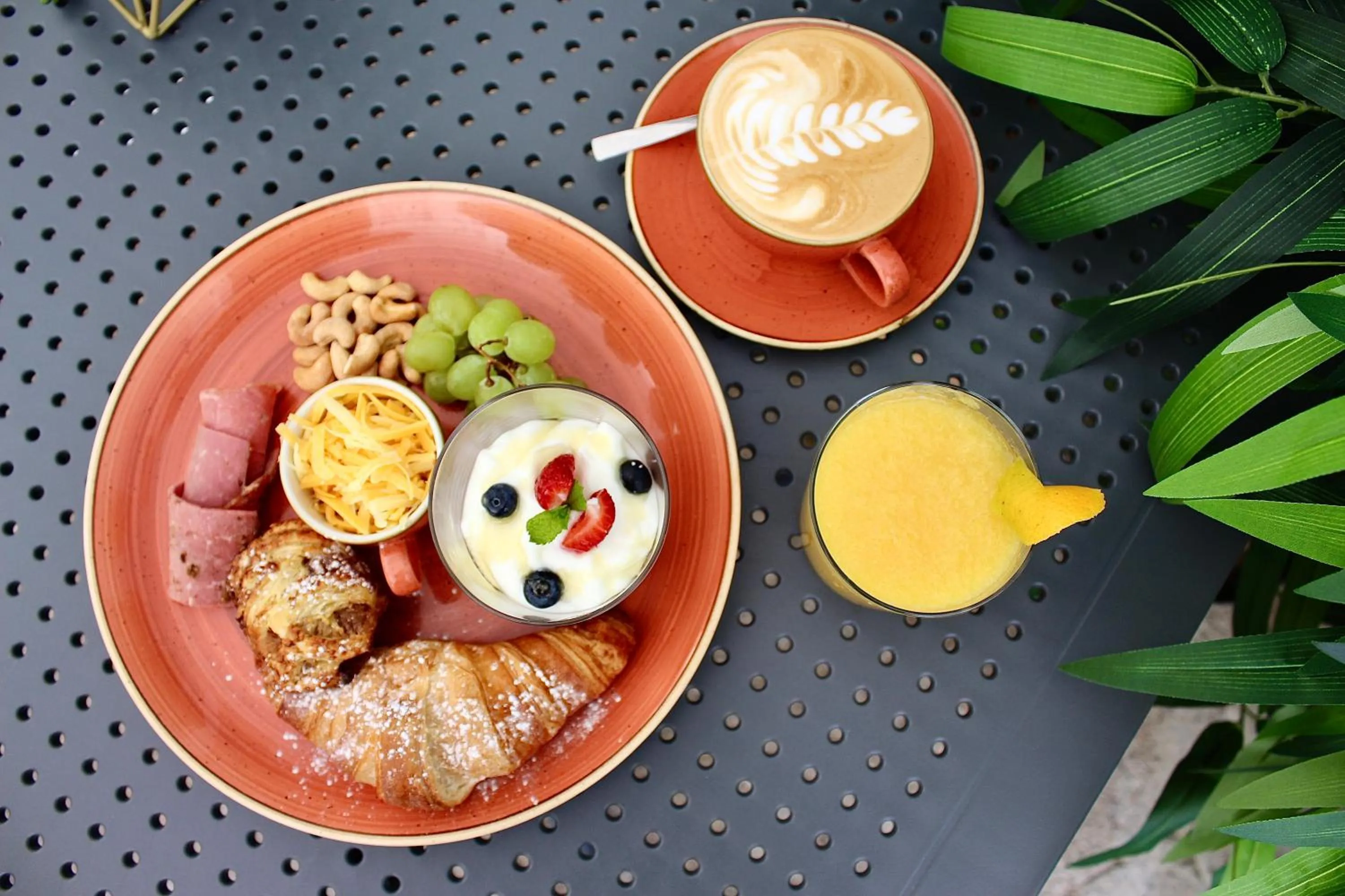 Restaurant/places to eat in WINK Aparthotel Eaton Square