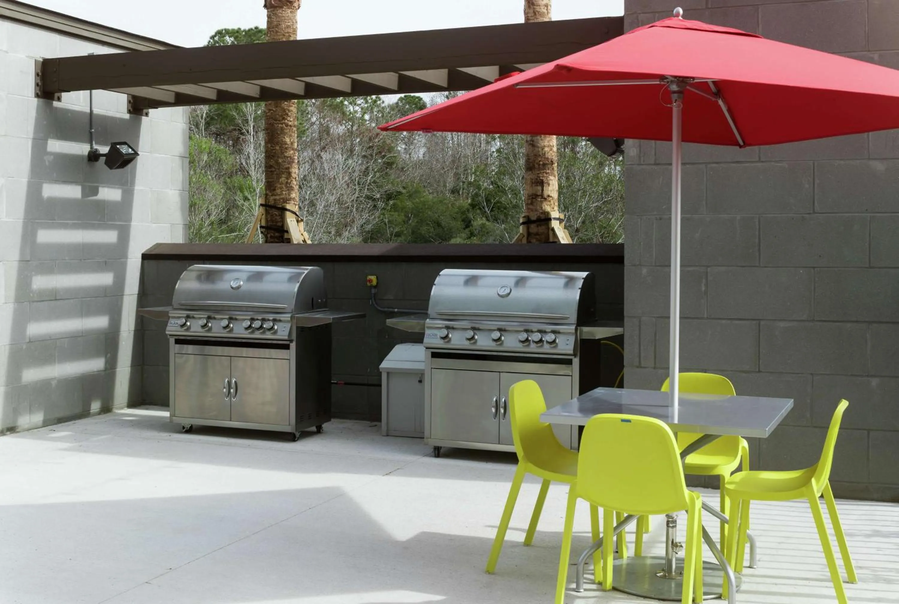 Patio in Home2 Suites By Hilton Jacksonville Airport