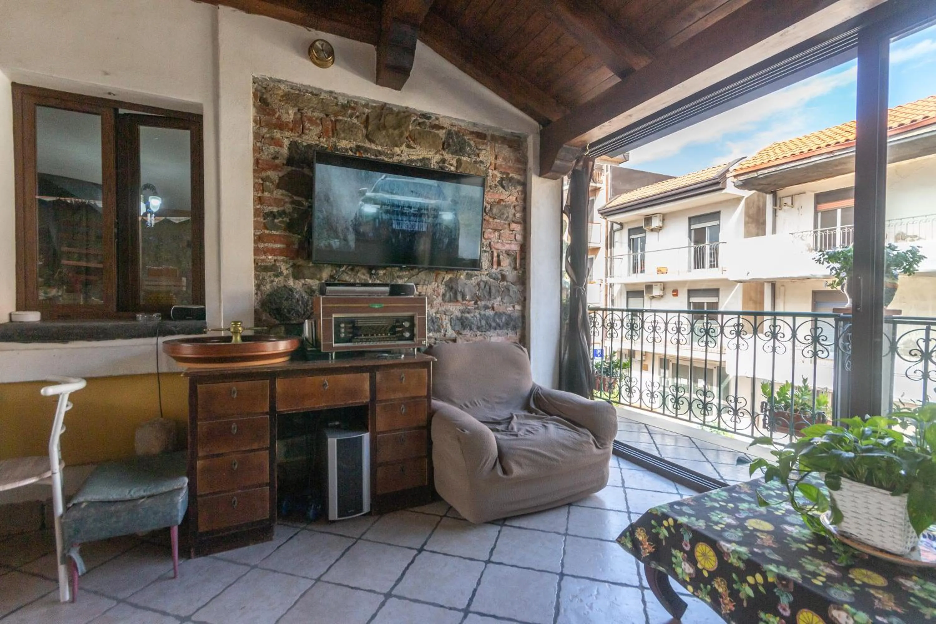 Property building in Villa Felice