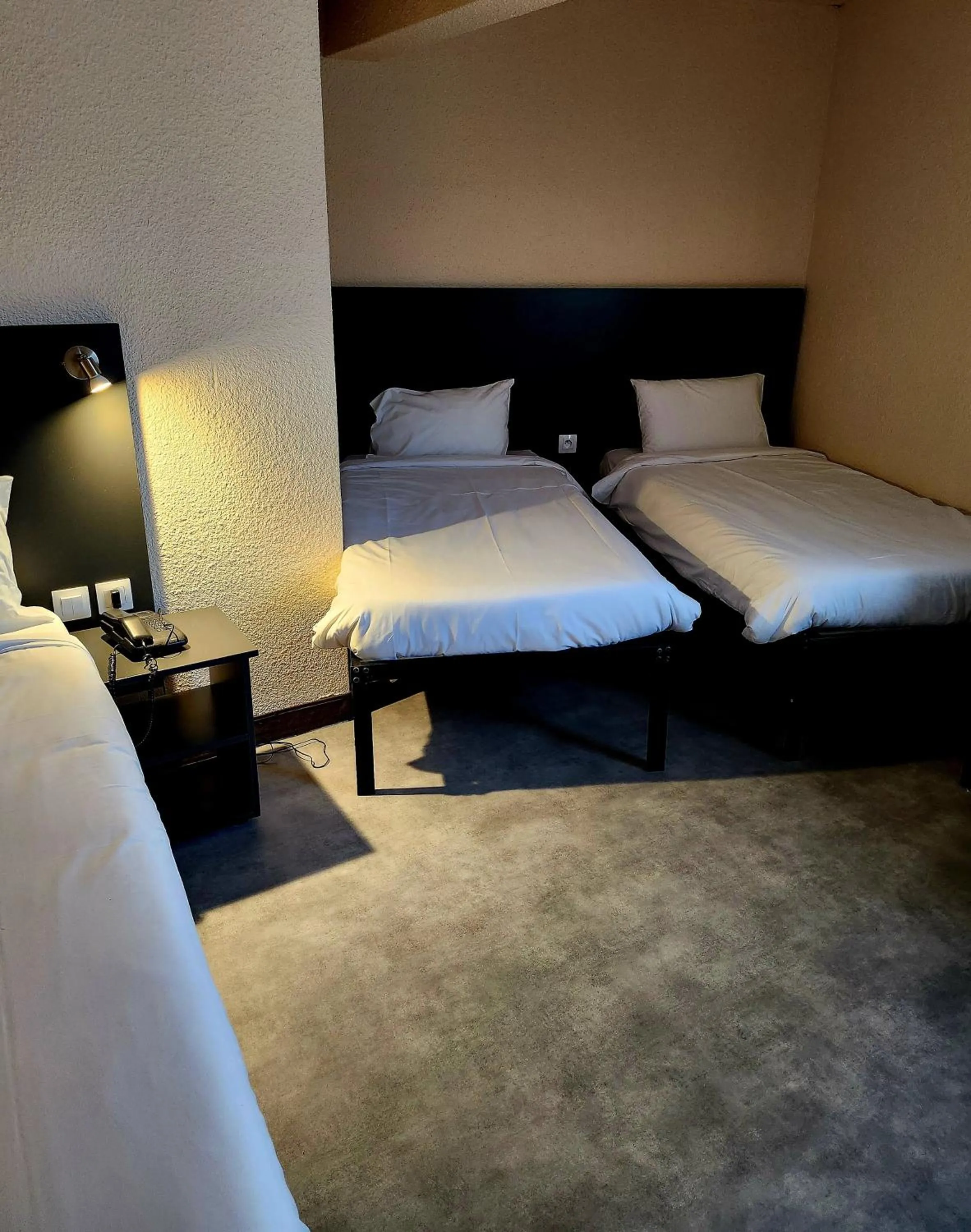 Bed in The Originals City, Hôtel Le Forum, Strasbourg Nord